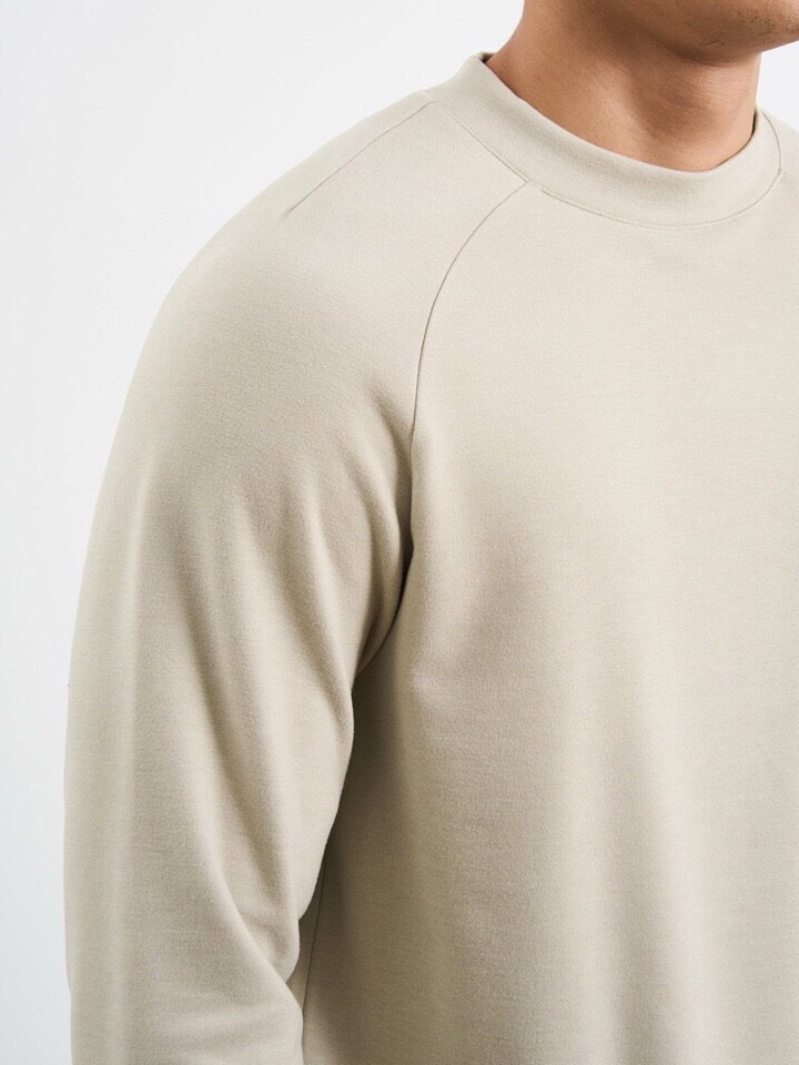 Ermenegildo Zegna Jeenia Fall Winter Collection: Lightweight Wool T-shirts with Close-cut Sleeves. - 图片 4