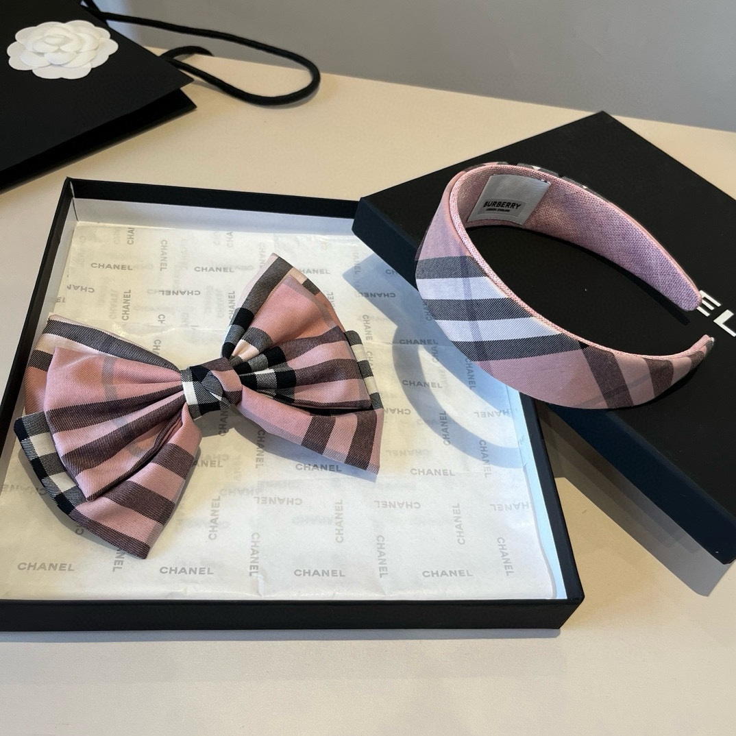 🆕

巴宝莉Burberry新款盒子蝴蝶结🎀顶夹
