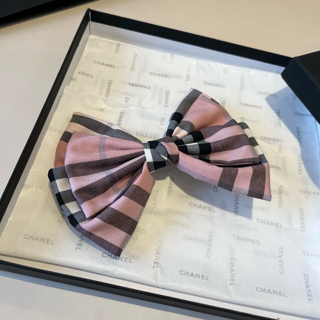 🆕

巴宝莉Burberry新款盒子蝴蝶结🎀顶夹