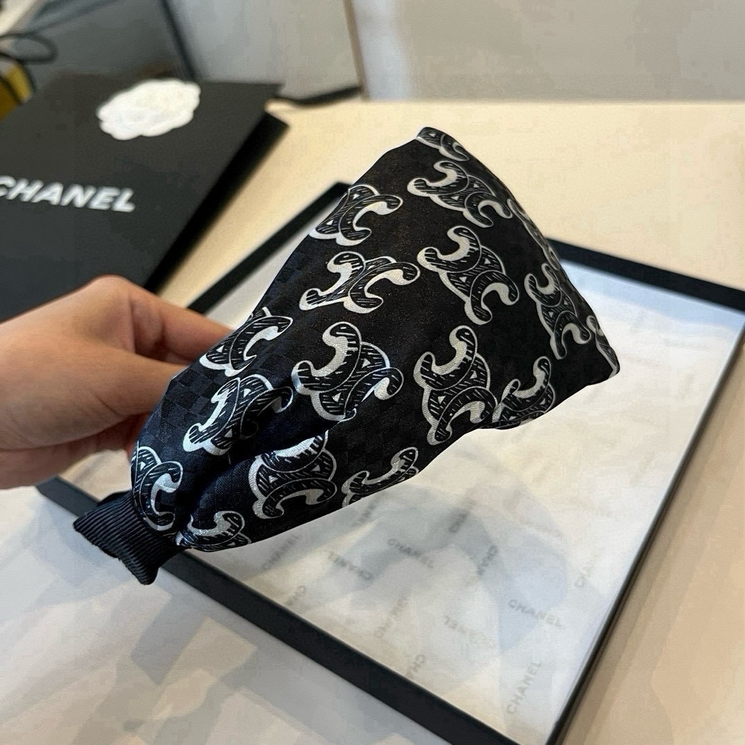 🆕

Celine赛琳新款发箍