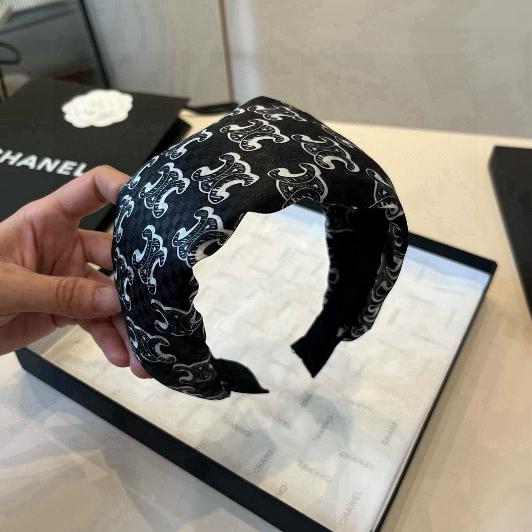 🆕

Celine赛琳新款发箍