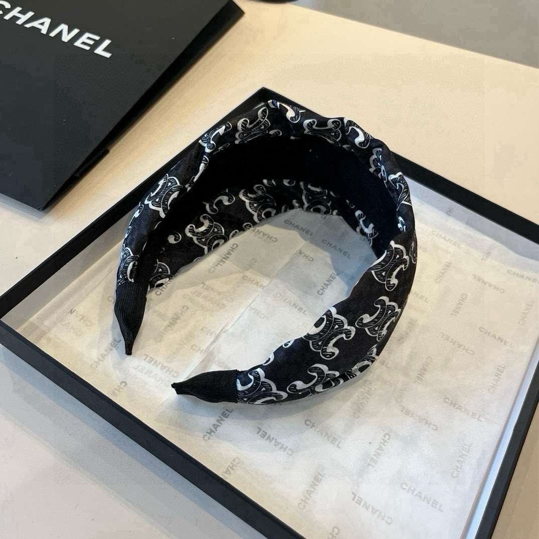🆕

Celine赛琳新款发箍