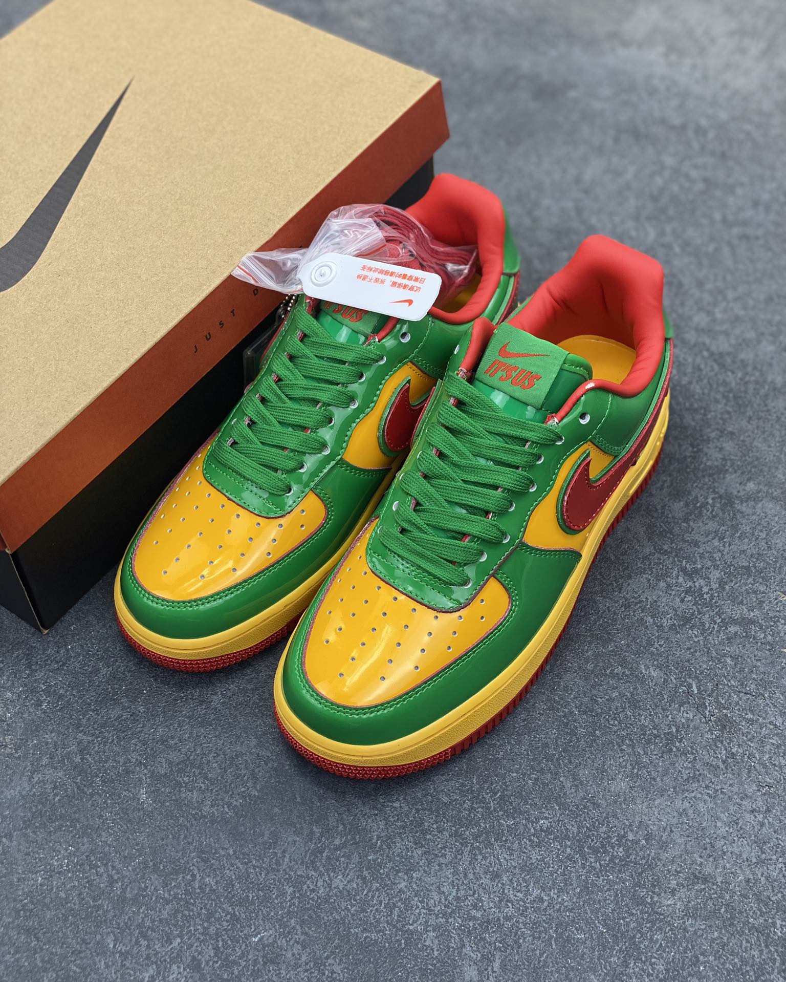 图片[8]-Nike Air Force 1 Low 镜面绿金红 空军一号低帮运动休闲板鞋 原楦头原纸板 打造纯正空军版型#专注外贸渠道 全掌内置蜂窝气垫 #原盒配件 原厂中底钢印、拉帮完美 货号：IH4383-300 尺码：36 36.5 37.5 38 38.5 39 40 40.5 41 42 42.5 43 44 44.5 45-选品中心