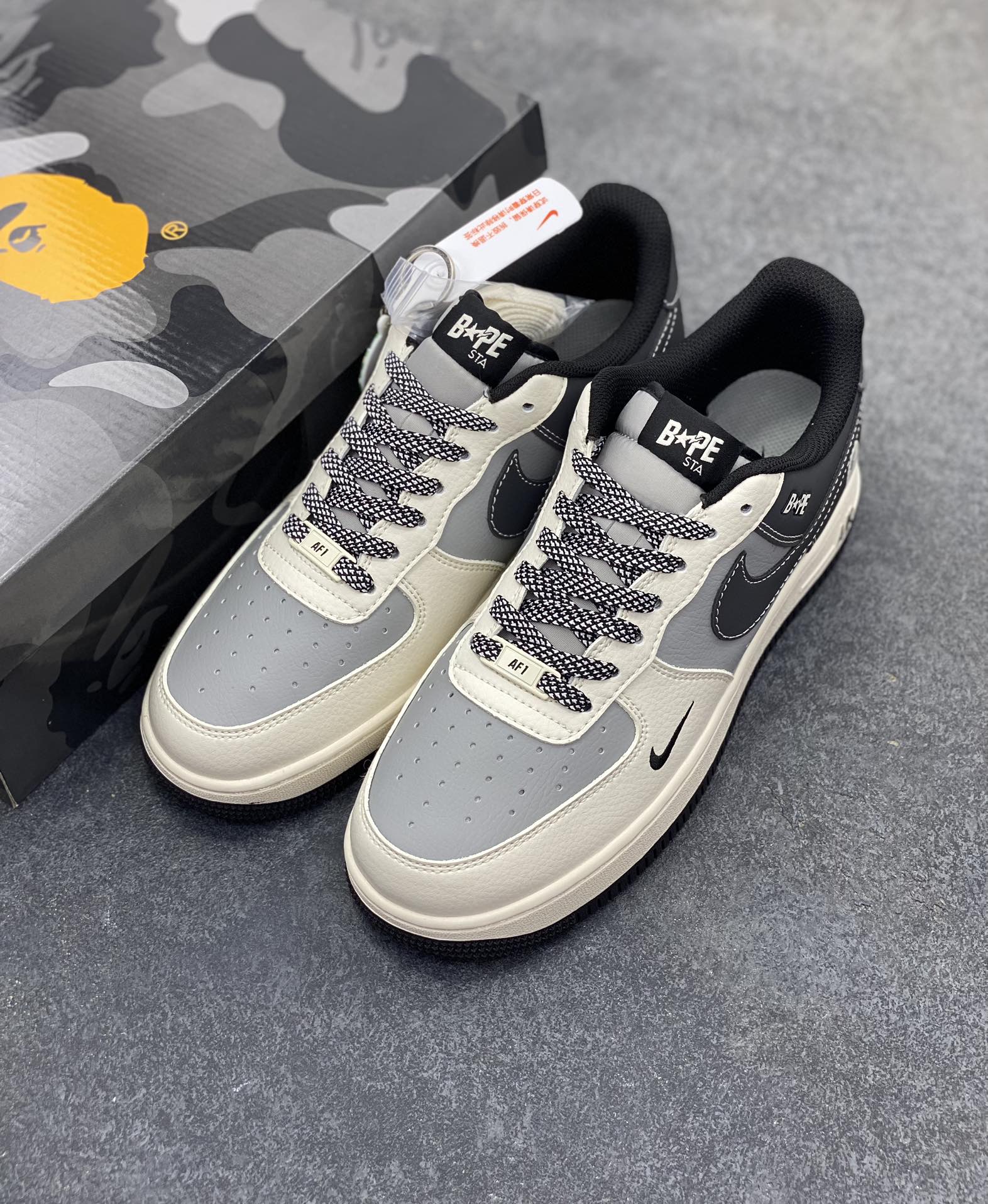 图片[8]-福利特价 NIke Air Force 1 \’07 Low “Bape联名–米灰黑”空军一号 低帮 运动鞋 休闲鞋 折边针车 工艺难度大 原楦头原纸板 原装鞋盒 定制五金配件 内置全掌气垫 原厂鞋底 货号：BB6566-209 尺码：36 36.5 37.5 38 38.5 39 40 40.5 41 42 42.5 43 44 44.5 45-选品中心