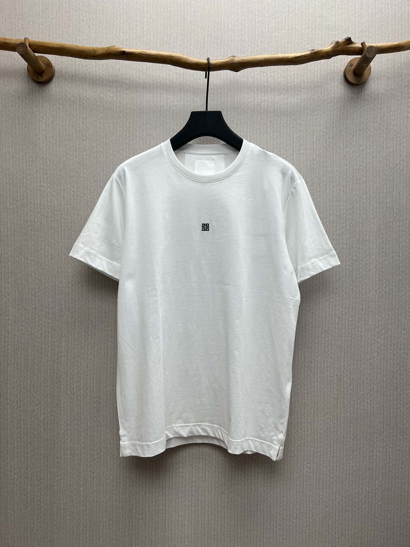 Givenchy 25ss新款字母Logo圆领短袖T恤 白色 高版本 码数：S.M.L.XL.