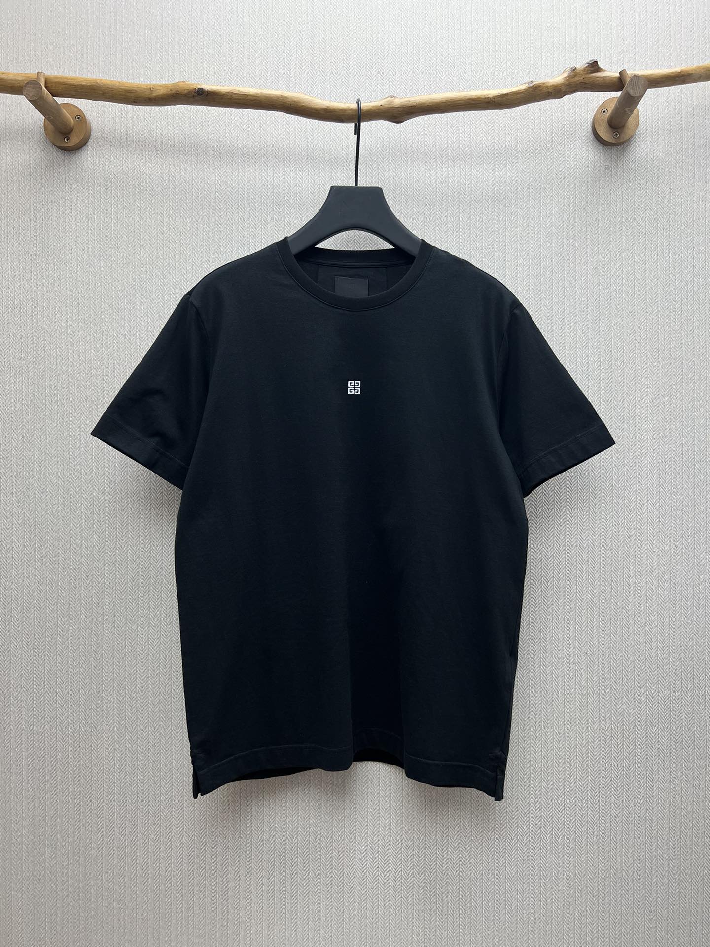 Givenchy 25ss新款字母Logo圆领短袖T恤 黑色 高版本 码数：S.M.L.XL.