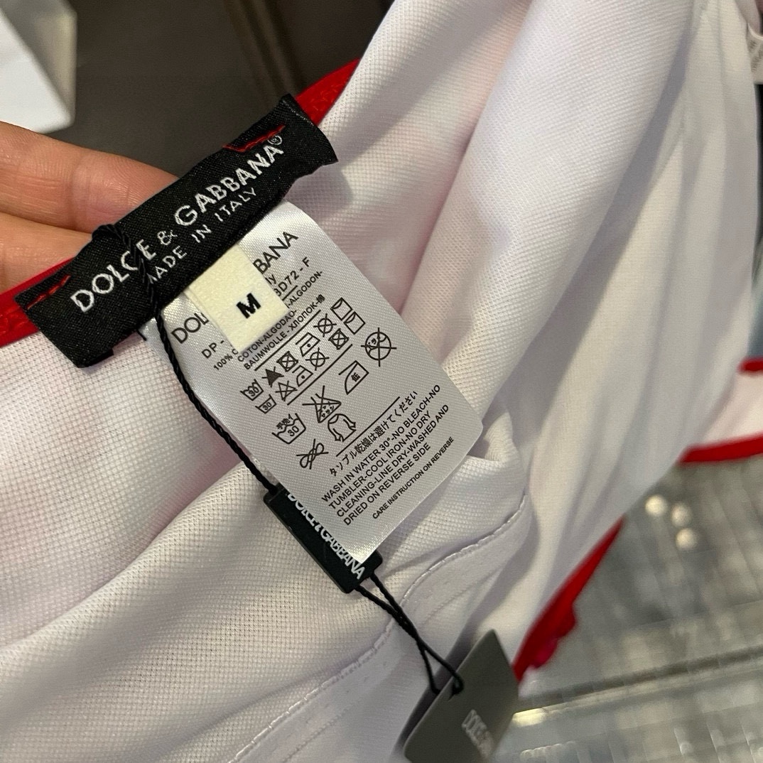 。

DG新款高弹力健身瑜伽服运动套装~塑腰小背心（带胸垫）+修身提臀显瘦打底裤脚          码