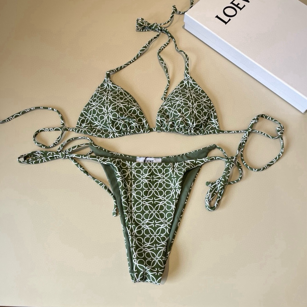 🆕
罗意威LOEWE新款比基尼泳衣👙❤️😍🥰适合多种场景的游泳衣🏊‍♀️海边 游泳池 温泉 水上乐园 漂