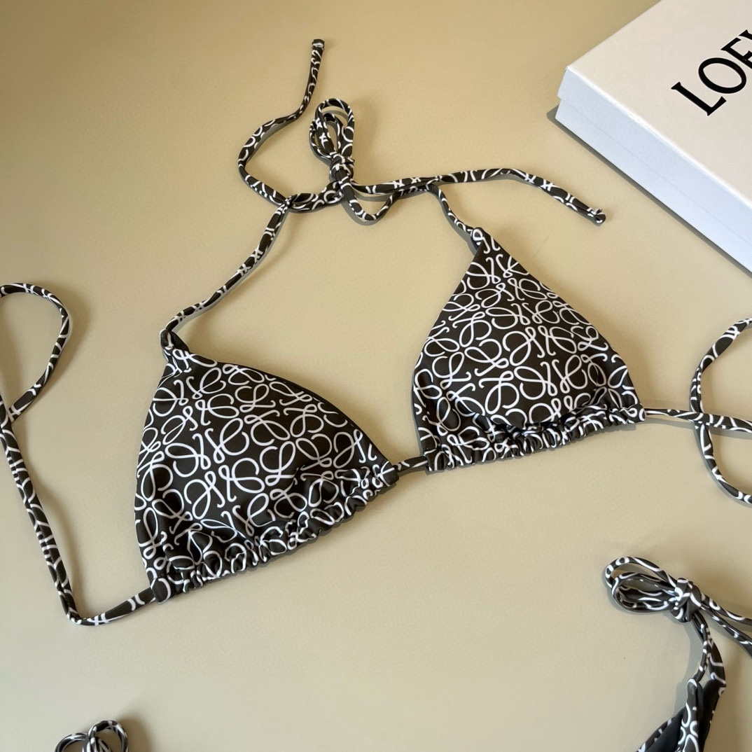 🆕
罗意威LOEWE新款比基尼泳衣👙❤️😍🥰适合多种场景的游泳衣🏊‍♀️海边 游泳池 温泉 水上乐园 漂