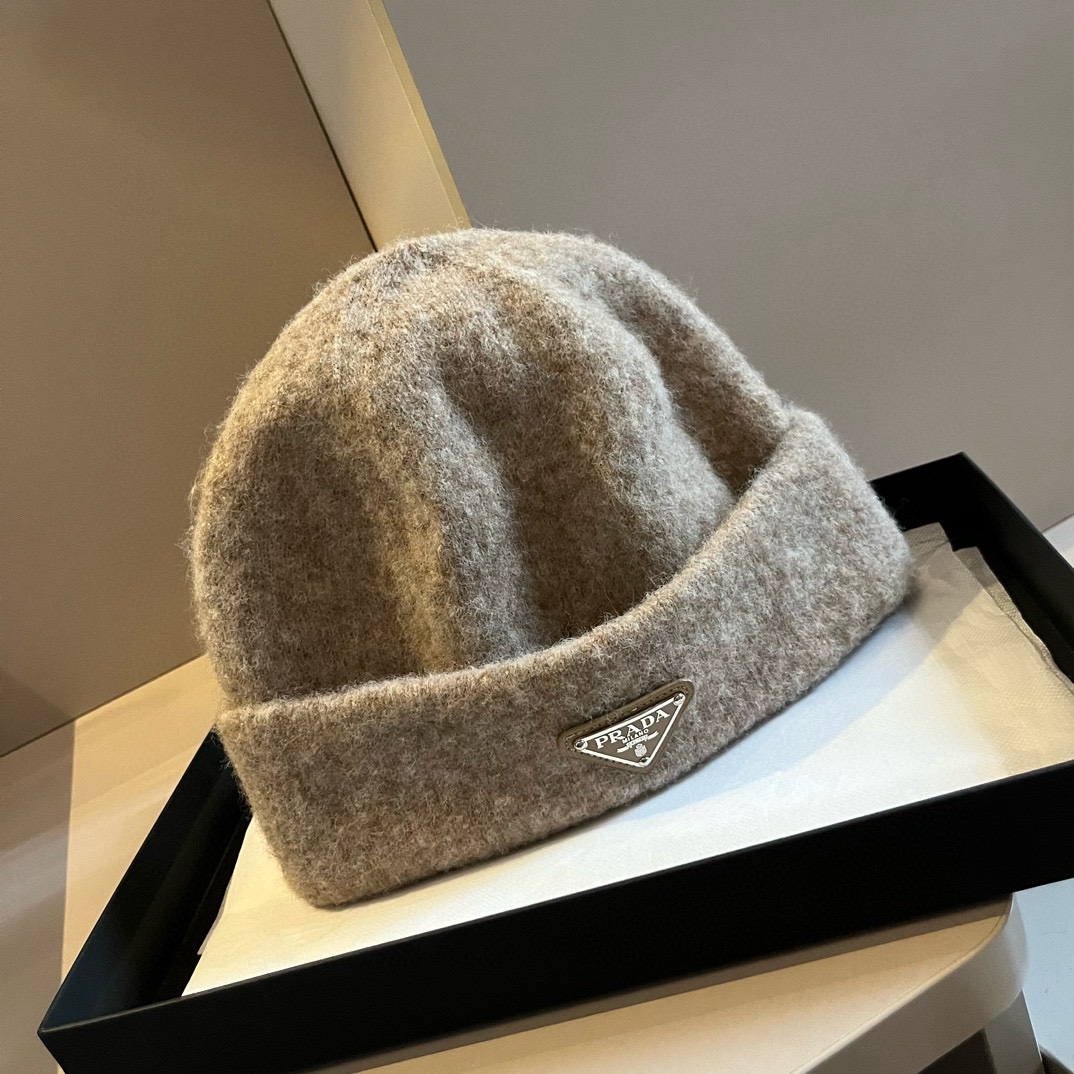 🆕

Prada普拉达羊毛帽，针织冷帽