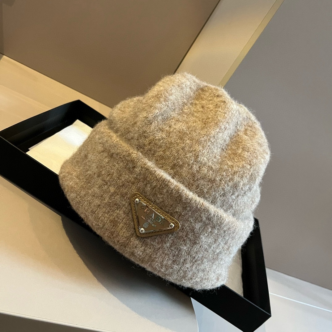 🆕

Prada普拉达羊毛帽，针织冷帽