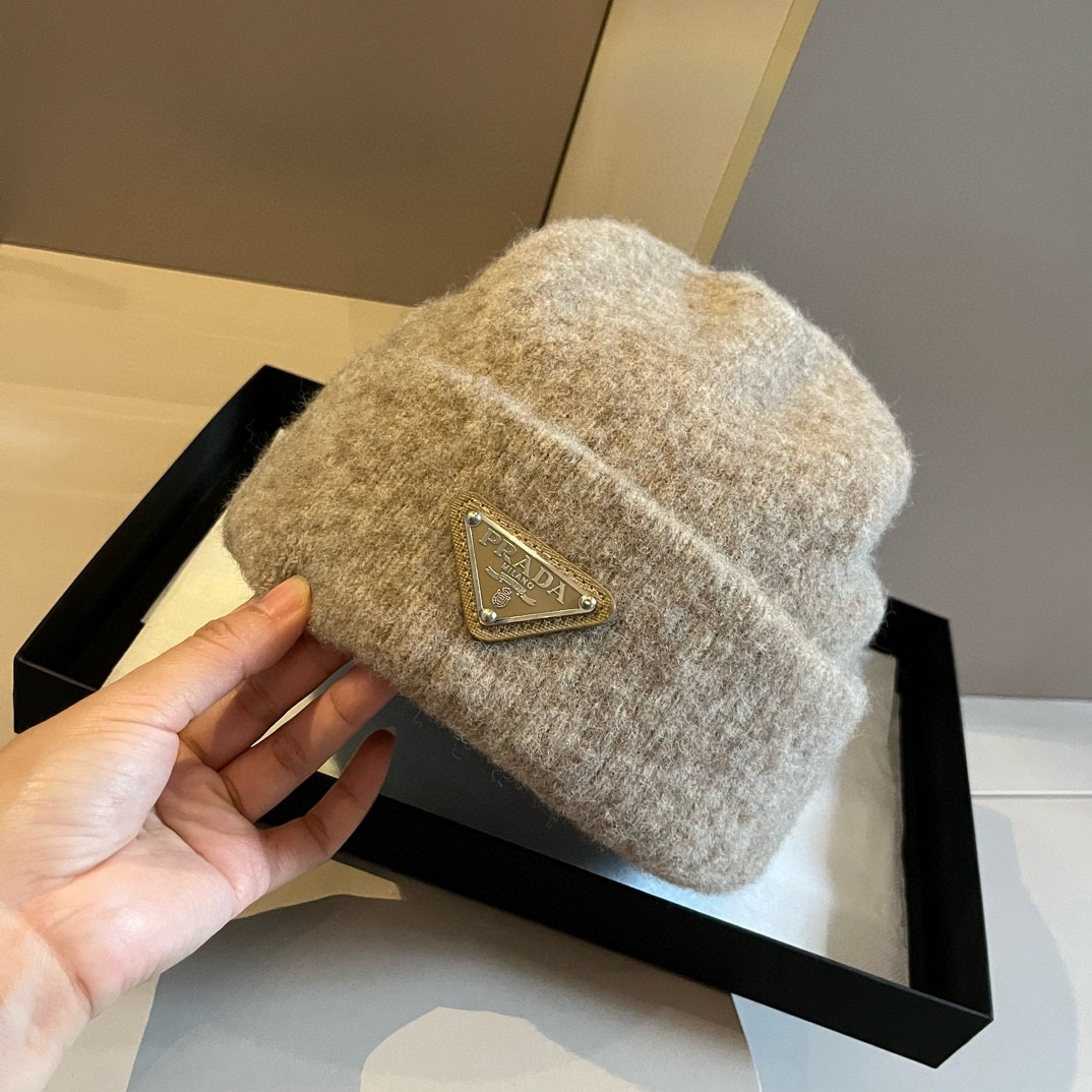 🆕

Prada普拉达羊毛帽，针织冷帽