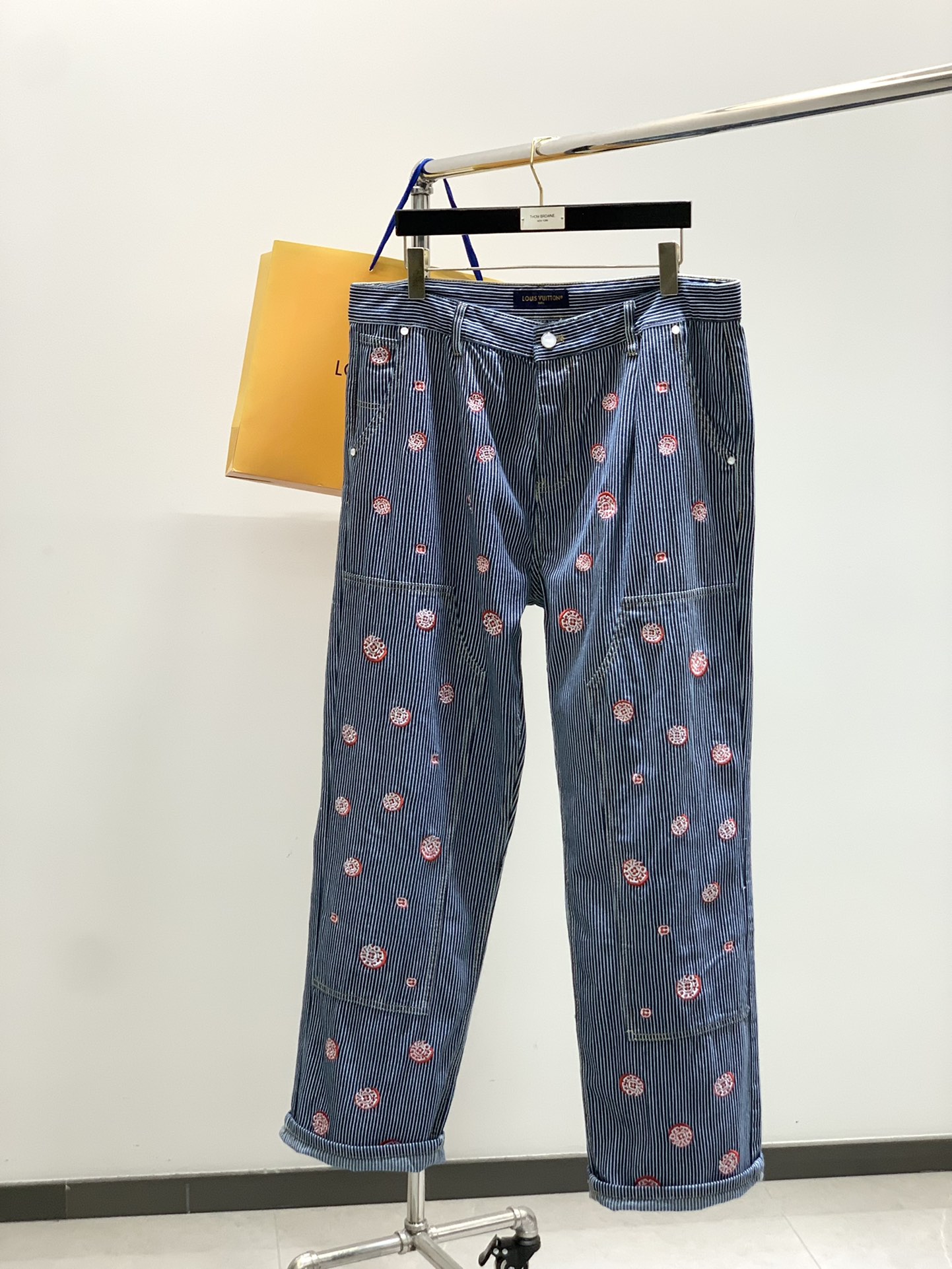 Spring 2025 Fashion: Louis Vuitton Cowboy Suits with Special Features – S-XL Sizes, Latest Trends - 图片 1