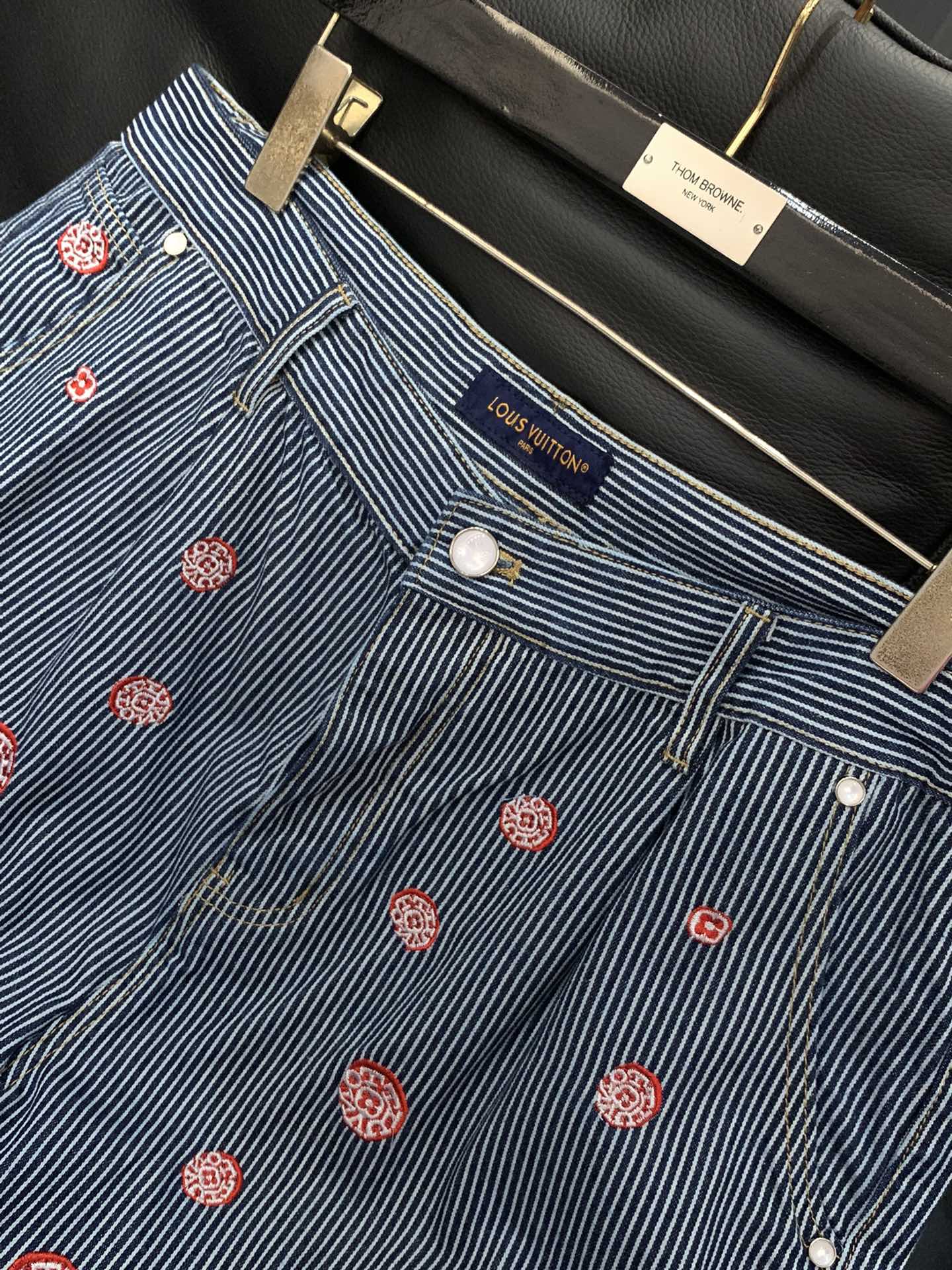 Spring 2025 Fashion: Louis Vuitton Cowboy Suits with Special Features – S-XL Sizes, Latest Trends - 图片 3