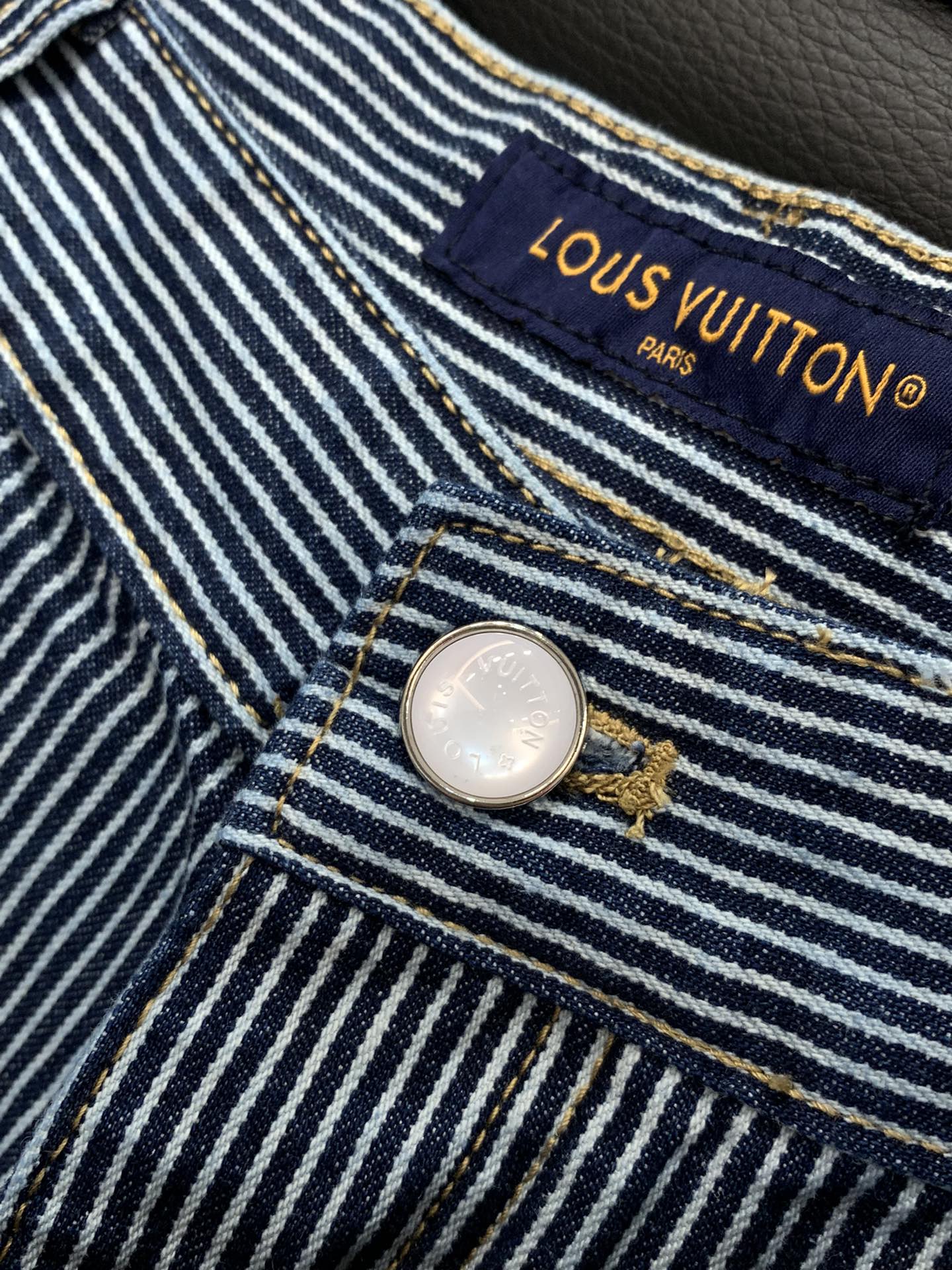 Spring 2025 Fashion: Louis Vuitton Cowboy Suits with Special Features – S-XL Sizes, Latest Trends - 图片 5