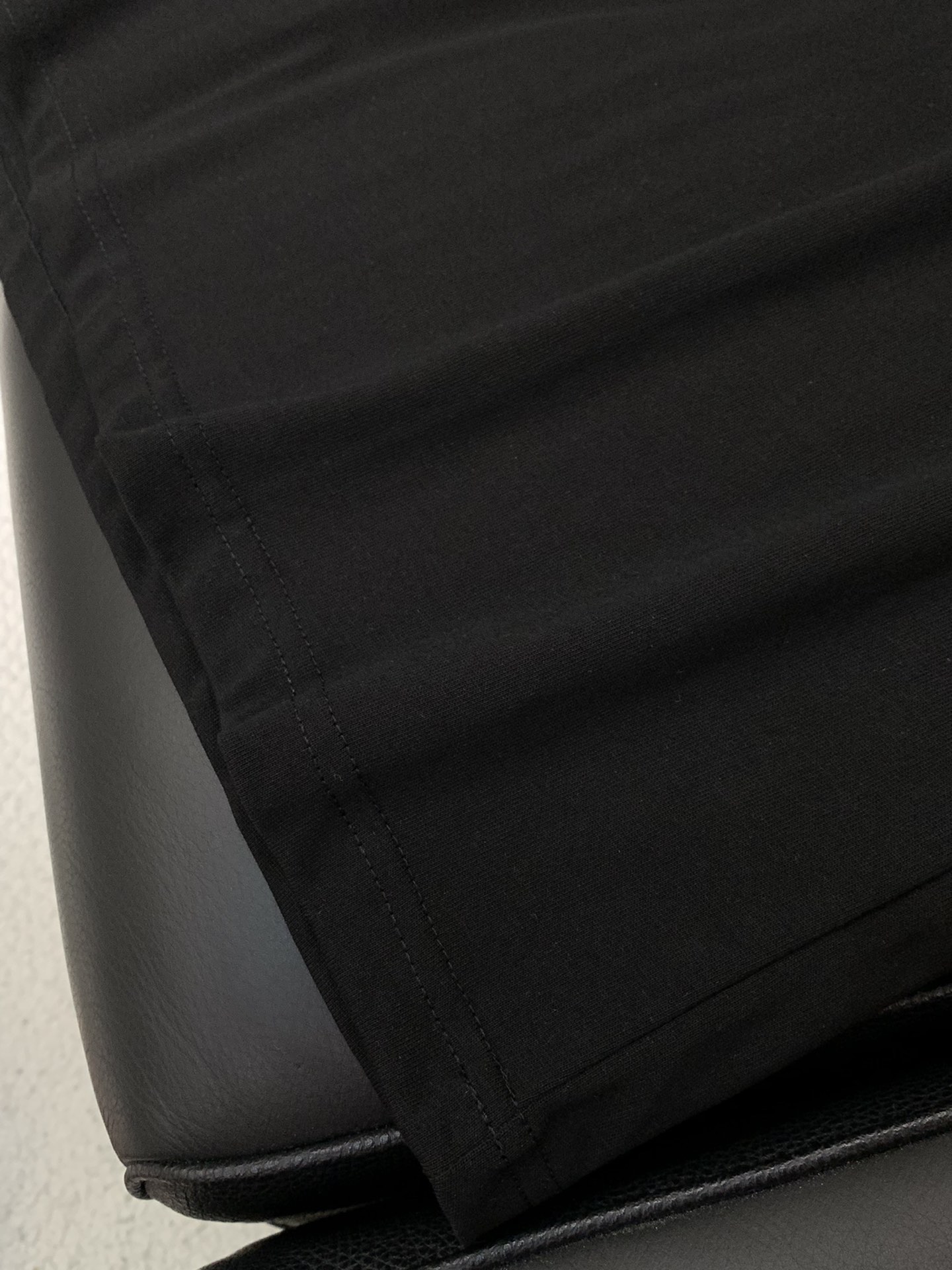 “Summer 2025 Hot Soft Salent Salary T-Shirts: High-Class Comfort with Alphabet Logo Print” - 图片 8