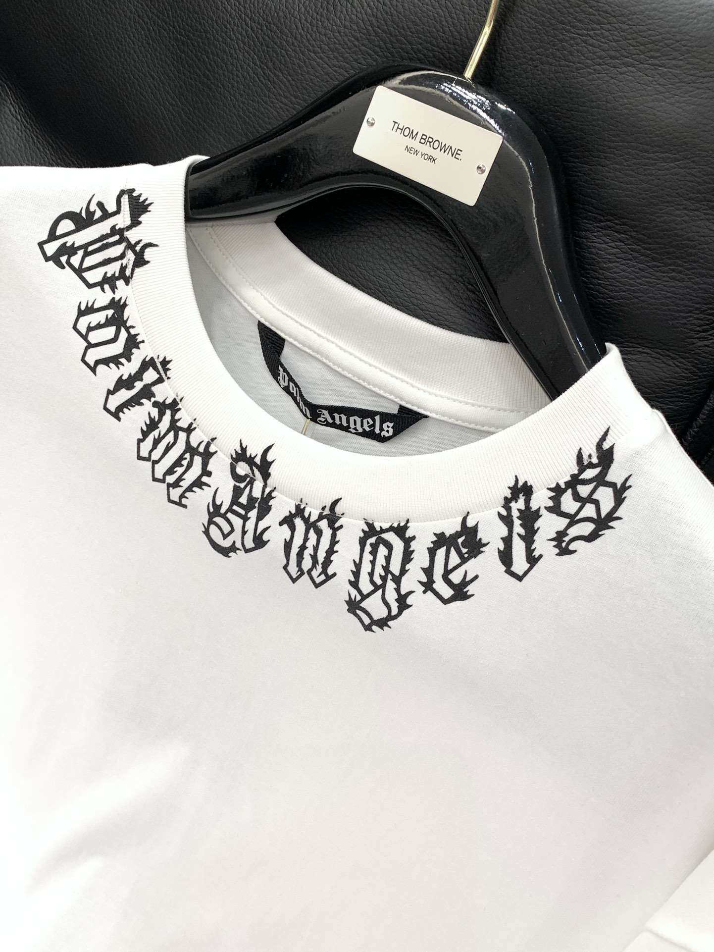 “Palm Angels Summer 2025 Collection: Synchronized Cabinets for One-Size-Fits-All T-Shirts” - 图片 4