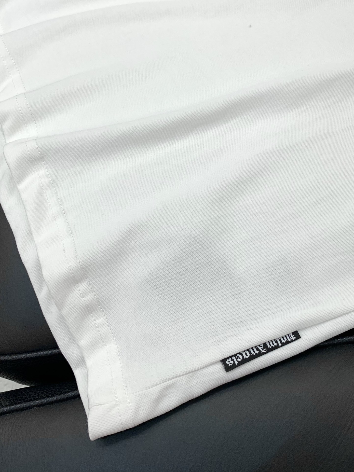 “Palm Angels Summer 2025 Collection: Synchronized Cabinets for One-Size-Fits-All T-Shirts” - 图片 7