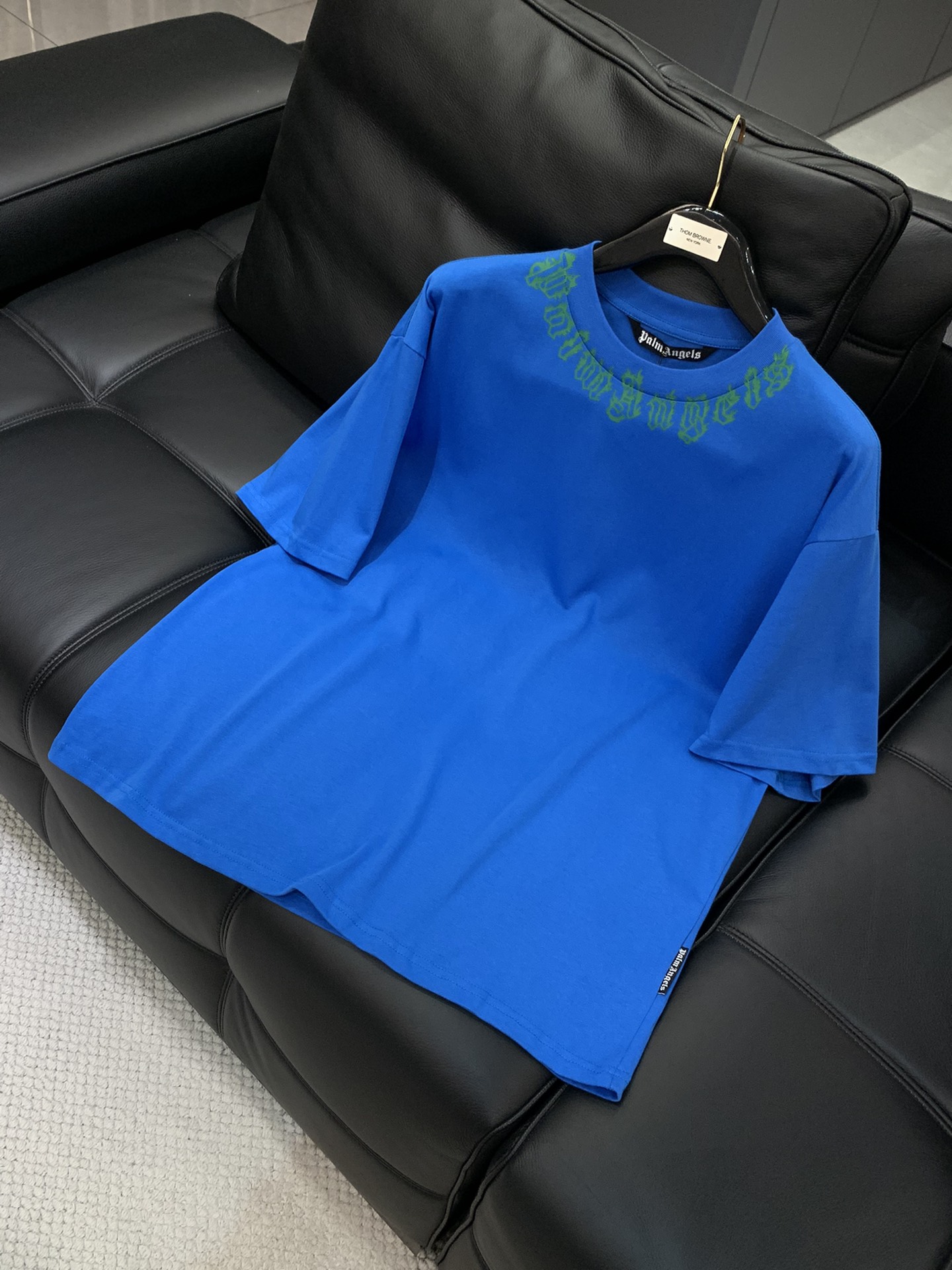 “Summer 2025 Fashion: Palm Angels Synchronized Cabinets for One-Size-Fits-All T-Shirts in S-XL Sizes” - 图片 3