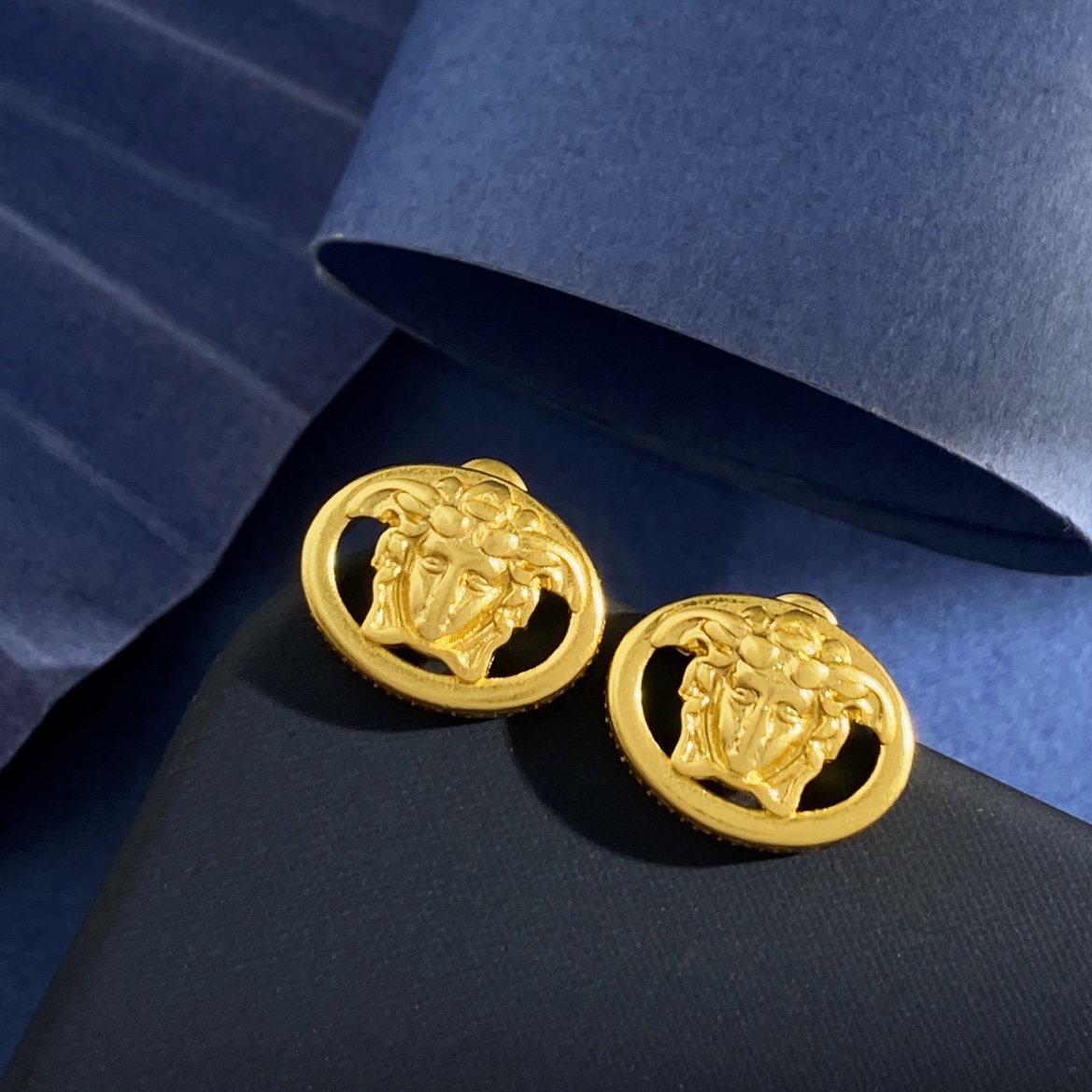 Versace and Versailles: Key Highlights from VS92 p225 - 图片 7