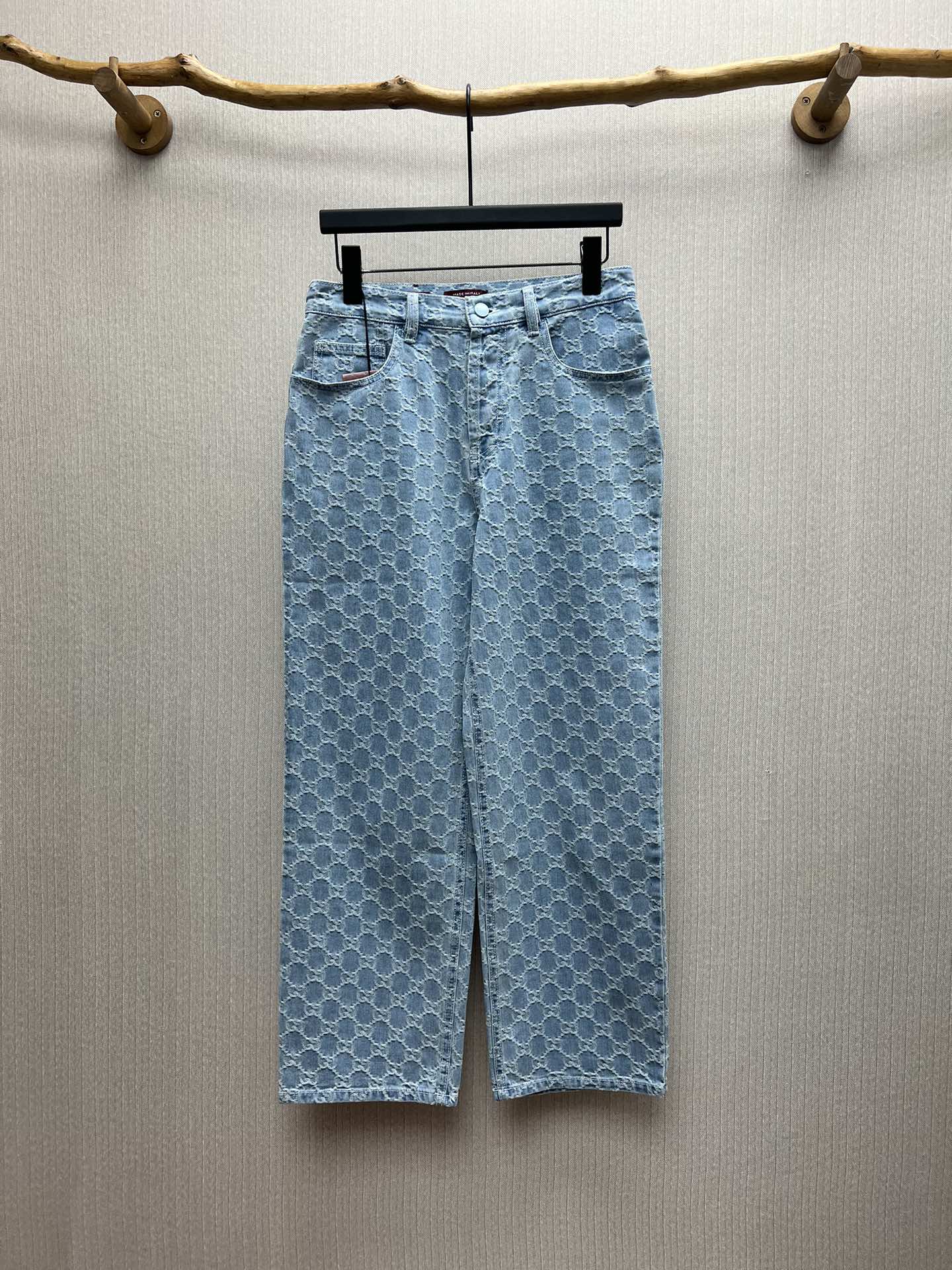 Pantalones de la nueva colección 25ss de G. Los patrones icónicos de la marca se combinan con tejidos de denim casual, …