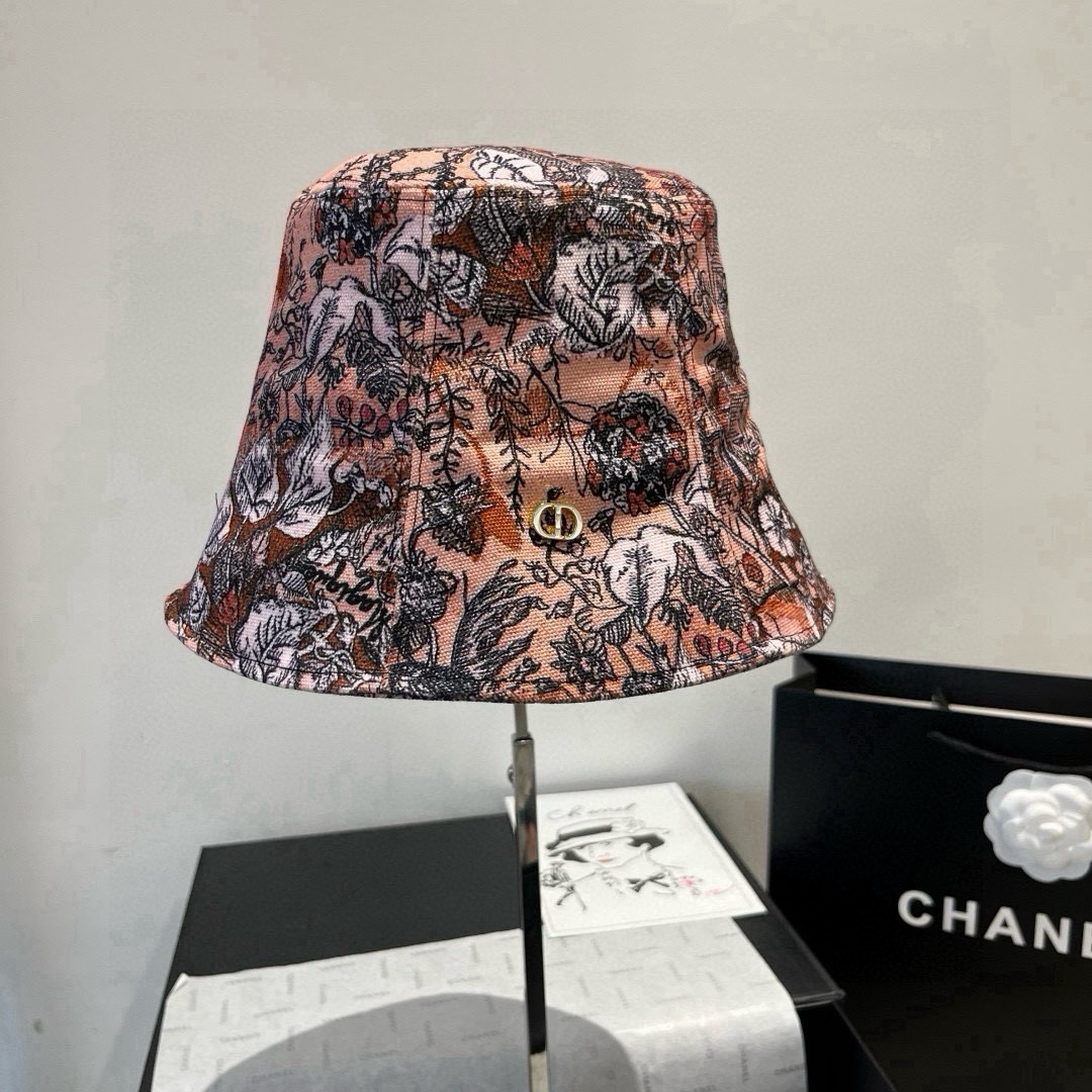 🆕

Dior迪奥新款渔夫帽，休闲桶帽，头围57cm