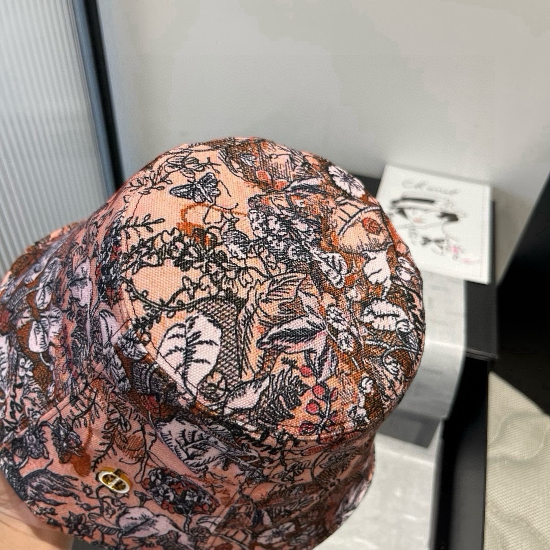 🆕

Dior迪奥新款渔夫帽，休闲桶帽，头围57cm