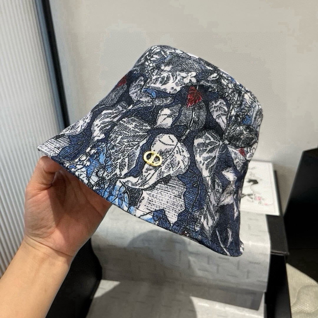 🆕

Dior迪奥新款渔夫帽，休闲桶帽，头围57cm