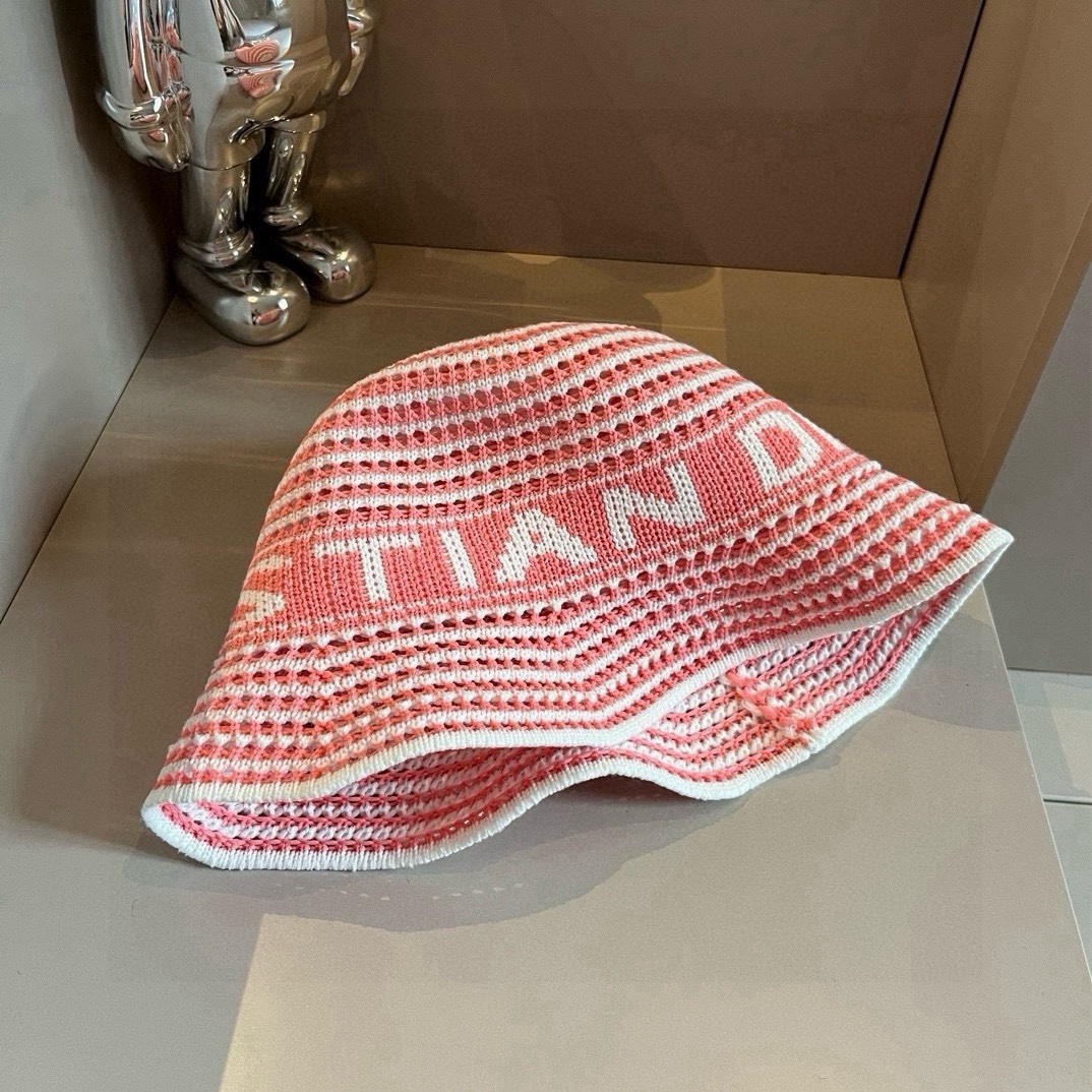 🆕
Dior迪奥新款针织渔夫帽，手抓针织帽