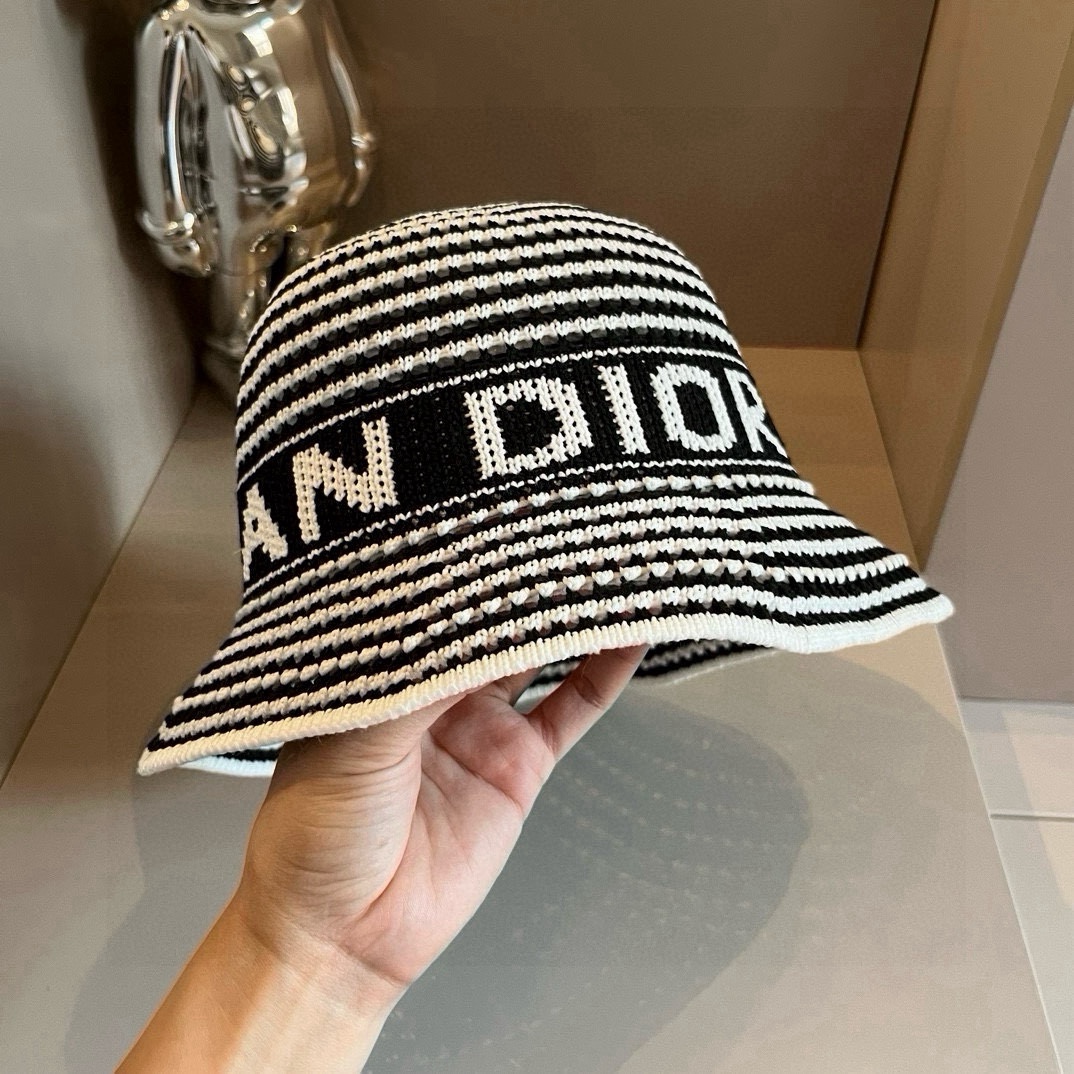 🆕
Dior迪奥新款针织渔夫帽，手抓针织帽