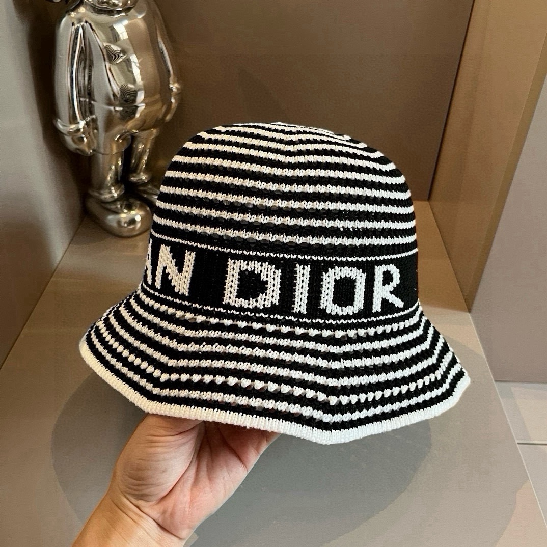 🆕
Dior迪奥新款针织渔夫帽，手抓针织帽