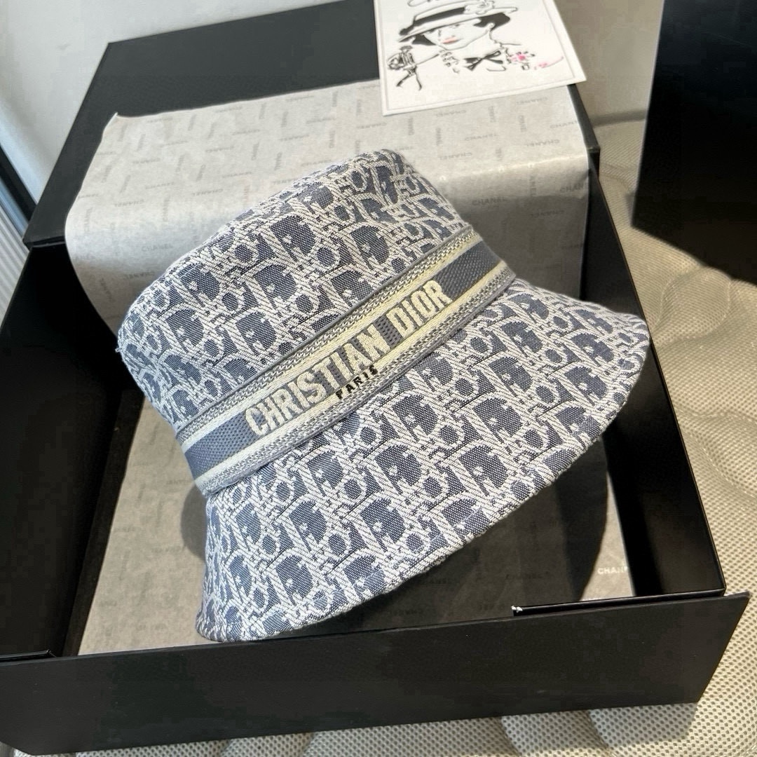 🆕
Dior迪奥新款渔夫帽