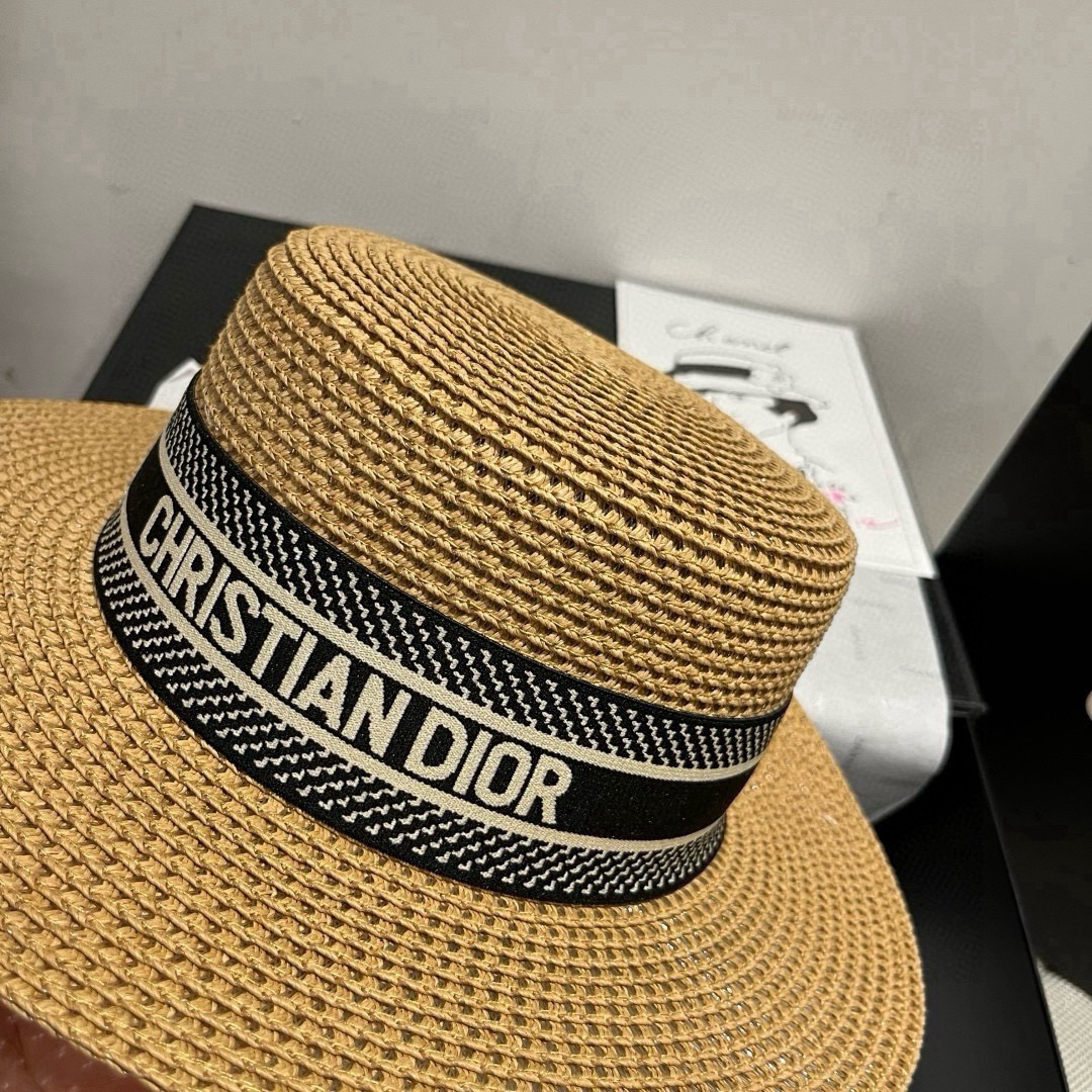 🆕

Dior迪奥新款草帽，平顶礼帽台湾PP草，头围57cm