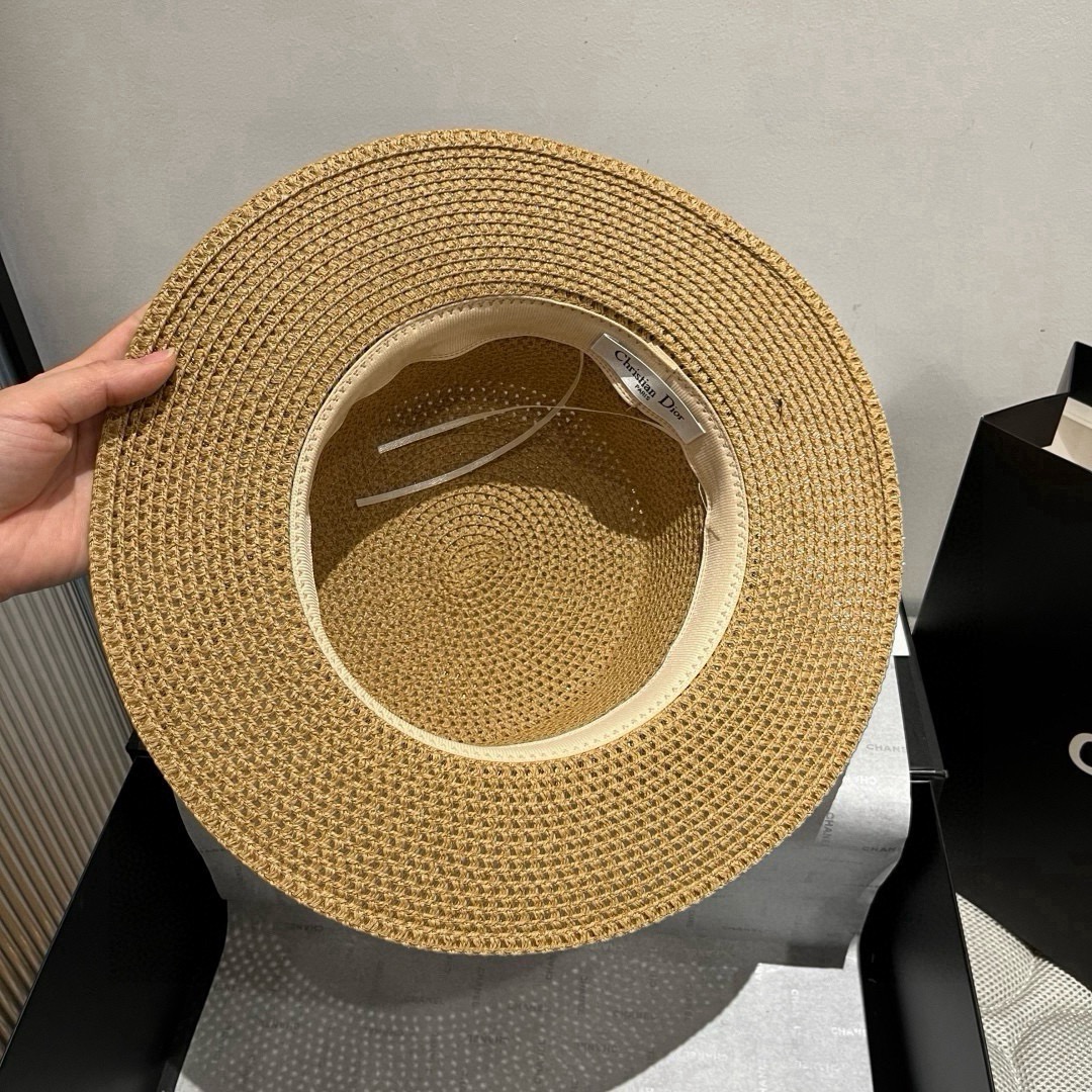 🆕

Dior迪奥新款草帽，平顶礼帽台湾PP草，头围57cm