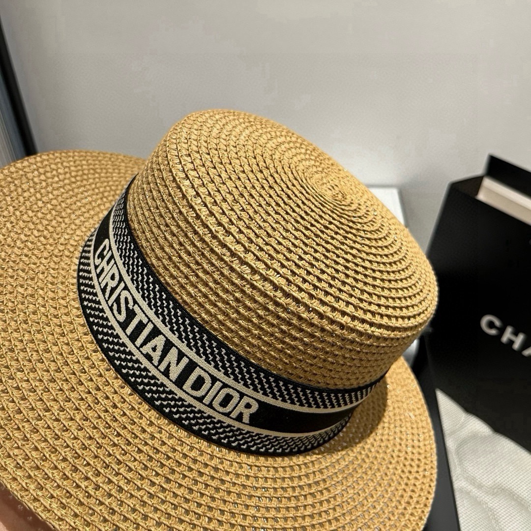 🆕

Dior迪奥新款草帽，平顶礼帽台湾PP草，头围57cm