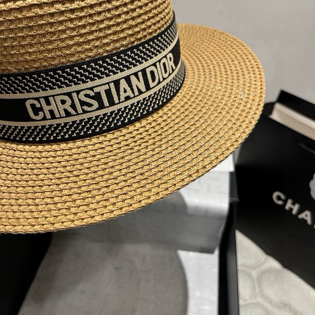 🆕

Dior迪奥新款草帽，平顶礼帽台湾PP草，头围57cm