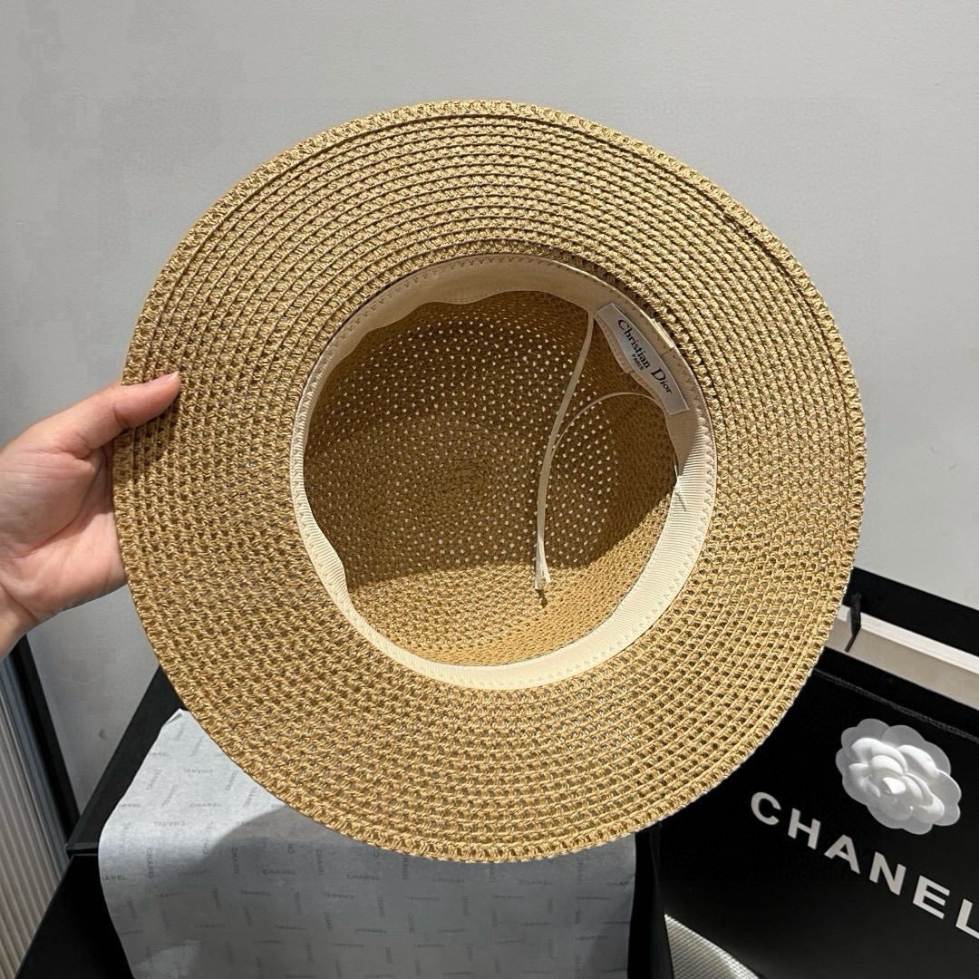 🆕

Dior迪奥新款草帽，平顶礼帽台湾PP草，头围57cm