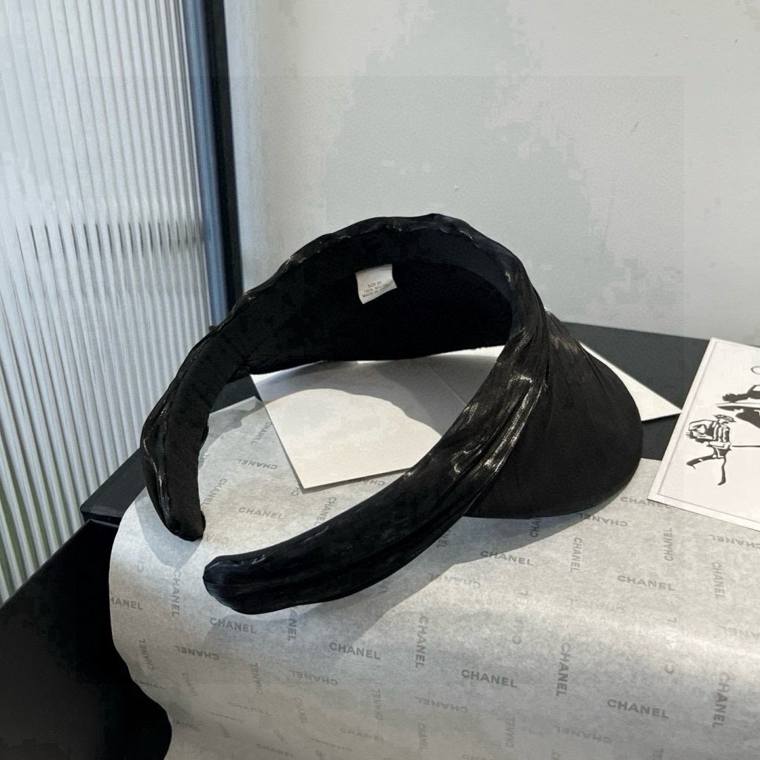 🆕

miumiu缪缪新款真丝发箍，蝴蝶结遮阳帽