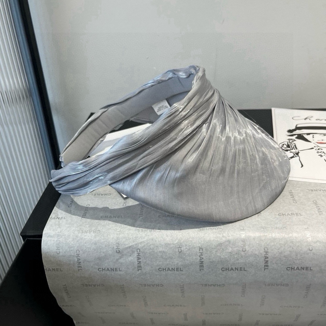 🆕

miumiu缪缪新款真丝发箍，蝴蝶结遮阳帽