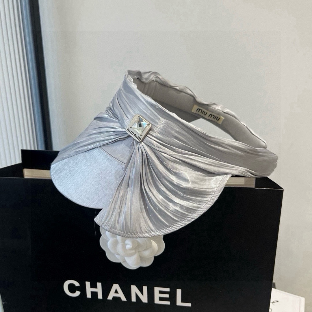 🆕

miumiu缪缪新款真丝发箍，蝴蝶结遮阳帽