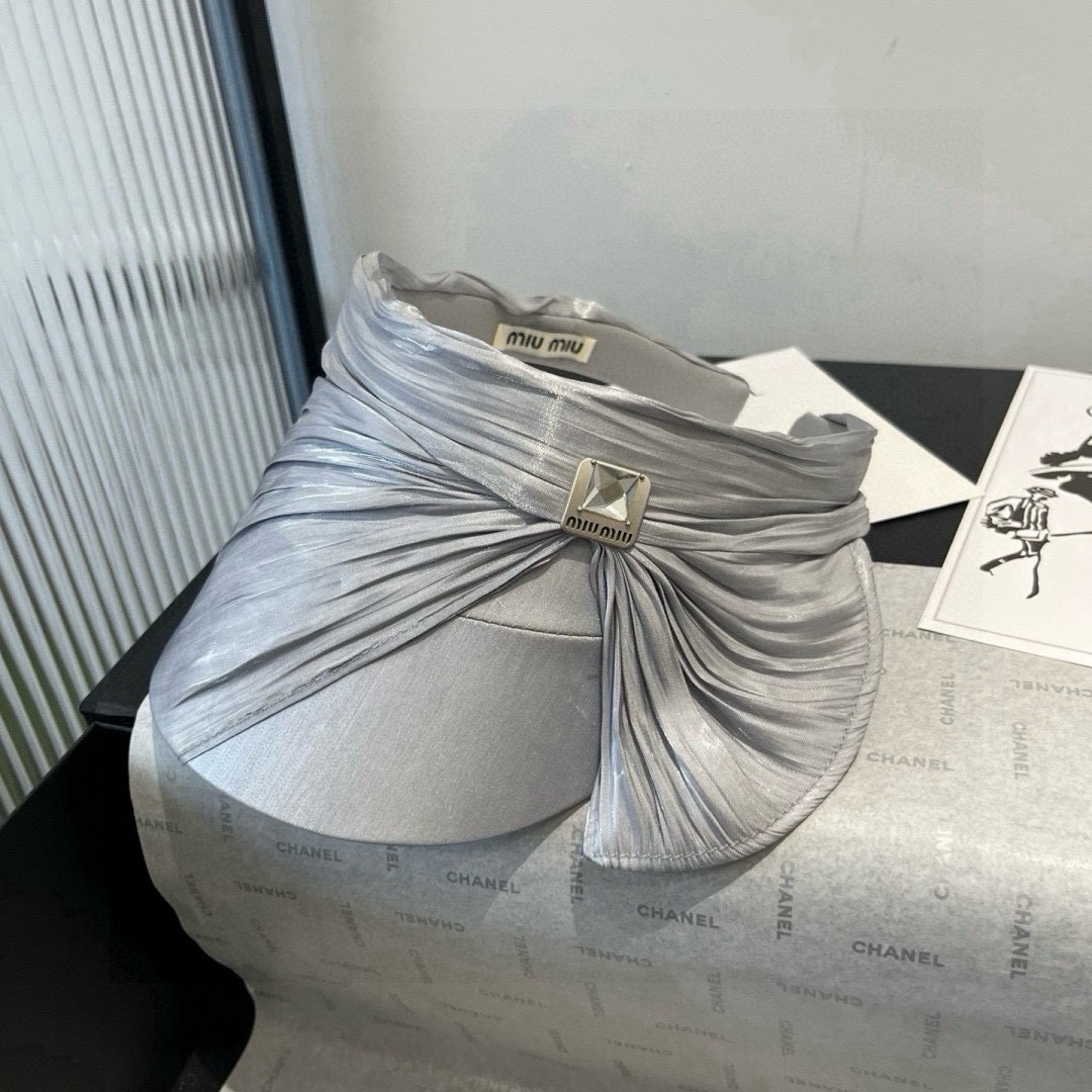 🆕

miumiu缪缪新款真丝发箍，蝴蝶结遮阳帽