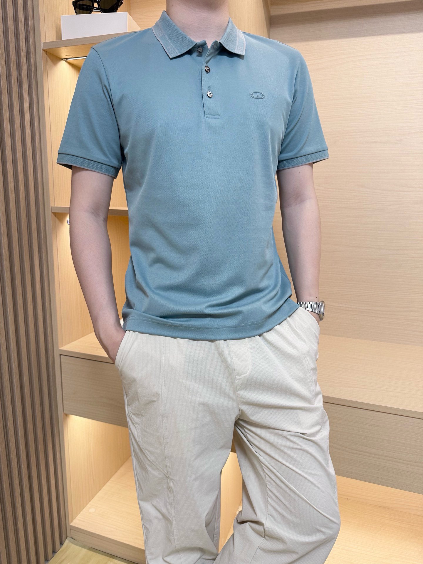 NO:493912,Dior-2025 latest hot Polo is shipped, hot-selling items in Europe and the United States!  Selected Italian imported mercerized cotton fabrics with simple and elegant designs, the exquisite logo on the chest highlights taste, business and casual quality. Number 48-56 (model 180/wear 50, with Hong Kong Lane Crawford gift box packaging), dior, alexander wang19860909迪奥-2025最新爆款Polo出货 欧美热销单品！精选意大利进口丝光精棉面料搭配简约大方的设计,胸前的精致标志彰显品味 商务休闲精品.码数48-56（模特180/穿50,配香港连卡佛礼盒包装）,,dior,alexander wang,Men's clothing