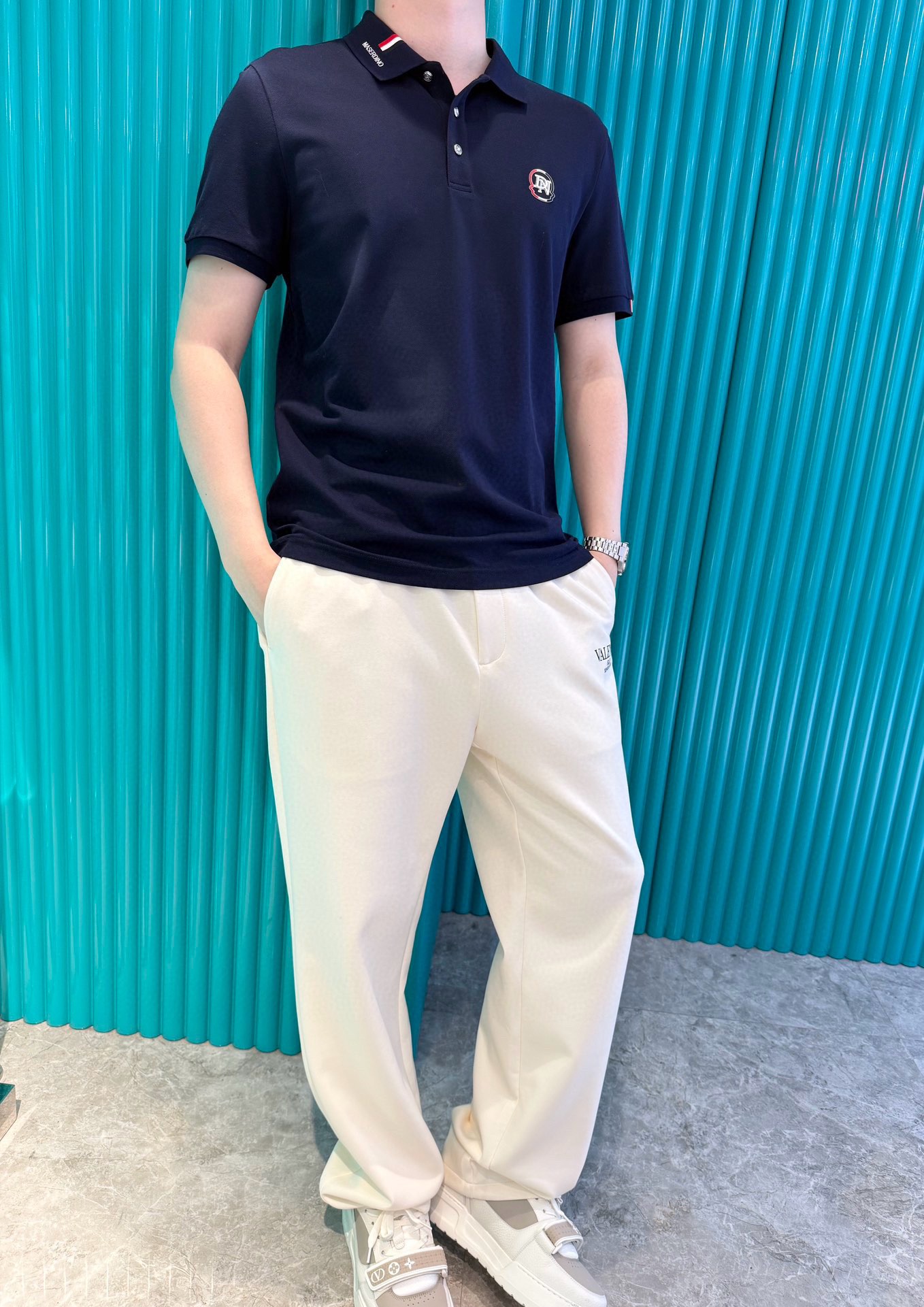 NO:493936,Dino luxury products - brand authentic products in 2025 latest polo shipments, hot-selling items in Europe and the United States!  Selected Italian imported brands to customize hexagonal bead flooring cotton. The unique logo on the chest is matched with the latest design to highlight fashion!  Number of codes 48-56 (model 180/wear 50, with Hong Kong Lane Crawford gift box packaging), alexander wang19860909Dino奢品-品牌正品2025最新polo出货 欧美热销单品！精选意大利进口品牌定制六角珠地棉,胸前独特的标志搭配最新的设计,彰显时尚 ！码数48-56（模特180/穿50,配香港连卡佛礼盒包装）,,alexander wang,Men's clothing