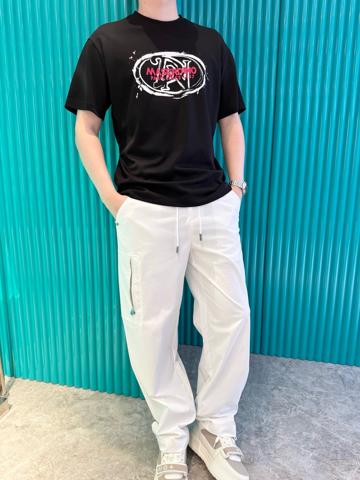 NO:493957,Dino luxury products - brand authentic 2025 latest round neck T-shirt shipment, hot-selling items in Europe and the United States!  Select Italian imported brands to customize European cotton!  The brand logo on the chest is matched with the latest design to highlight fashion!  Number of codes 48-56 (model 180/wear 50, with Hong Kong Lane Crawford gift box packaging), tees, t-shirt, alexander wang19860909Dino奢品-品牌正品2025最新圆领T恤出货 欧美热销单品！精选意大利进口品牌定制欧货棉！胸口的品牌标志搭配最新的设计,彰显时尚 ！码数48-56（模特180/穿50,配香港连卡佛礼盒包装）,,tees，t-shirt,alexander wang,Men's clothing