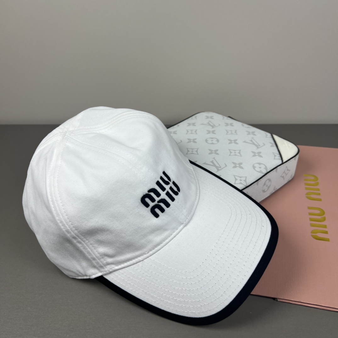 NO:361722,Miumiu original single authentic mold customization, the original version is meticulously crafted and of excellent quality!  Hat Straw Hat Fisherman Hat Baseball Hat, Hats, Miumiu, espadrilles, hats谬谬miumiu 原单正品开模订制,原版做工细致质量超赞！帽子草帽渔夫帽棒球帽,帽子,miumiu,espadrilles,hats,hat