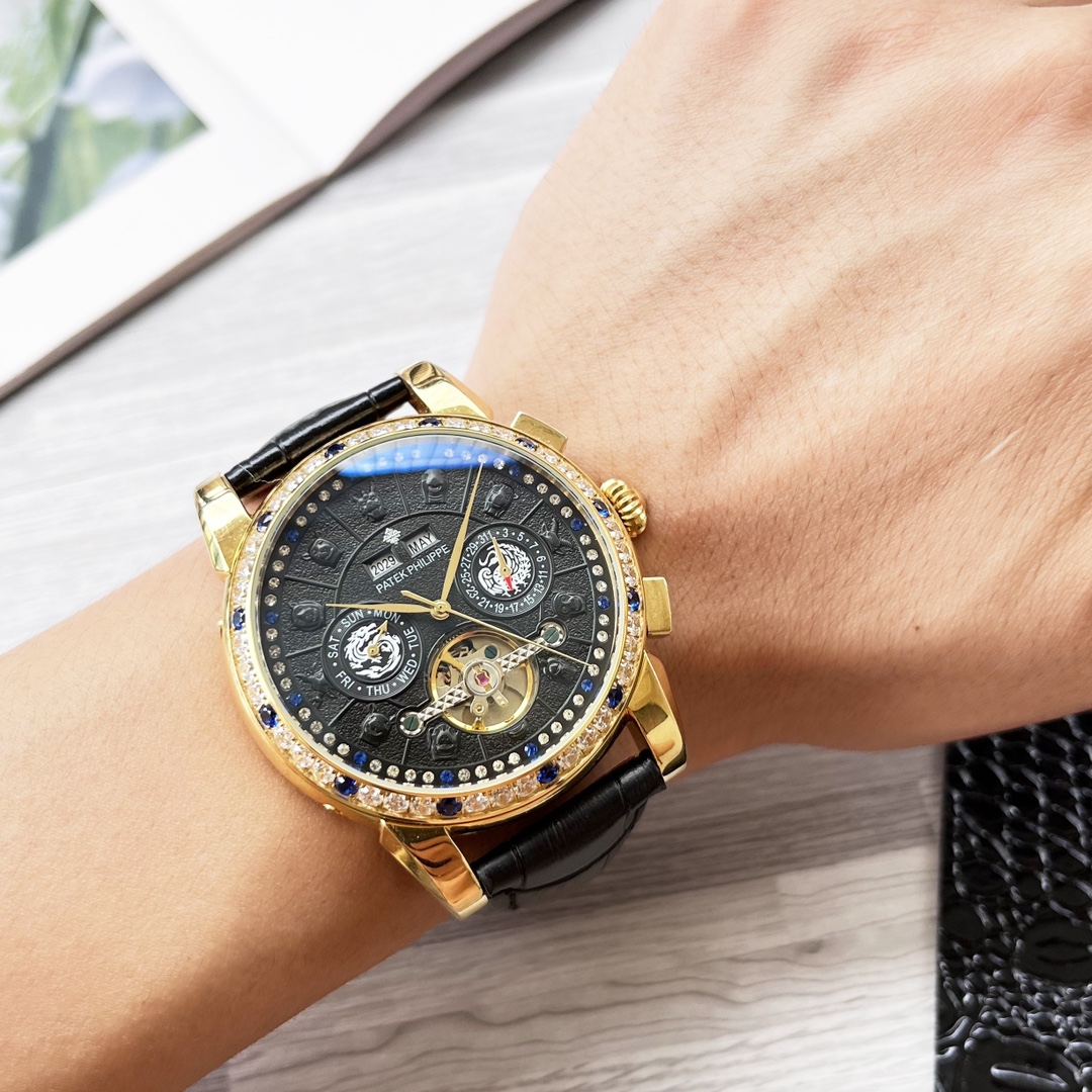 Luxury Men’s Wristwatch with High-End Design and Features for Sale - 图片 3