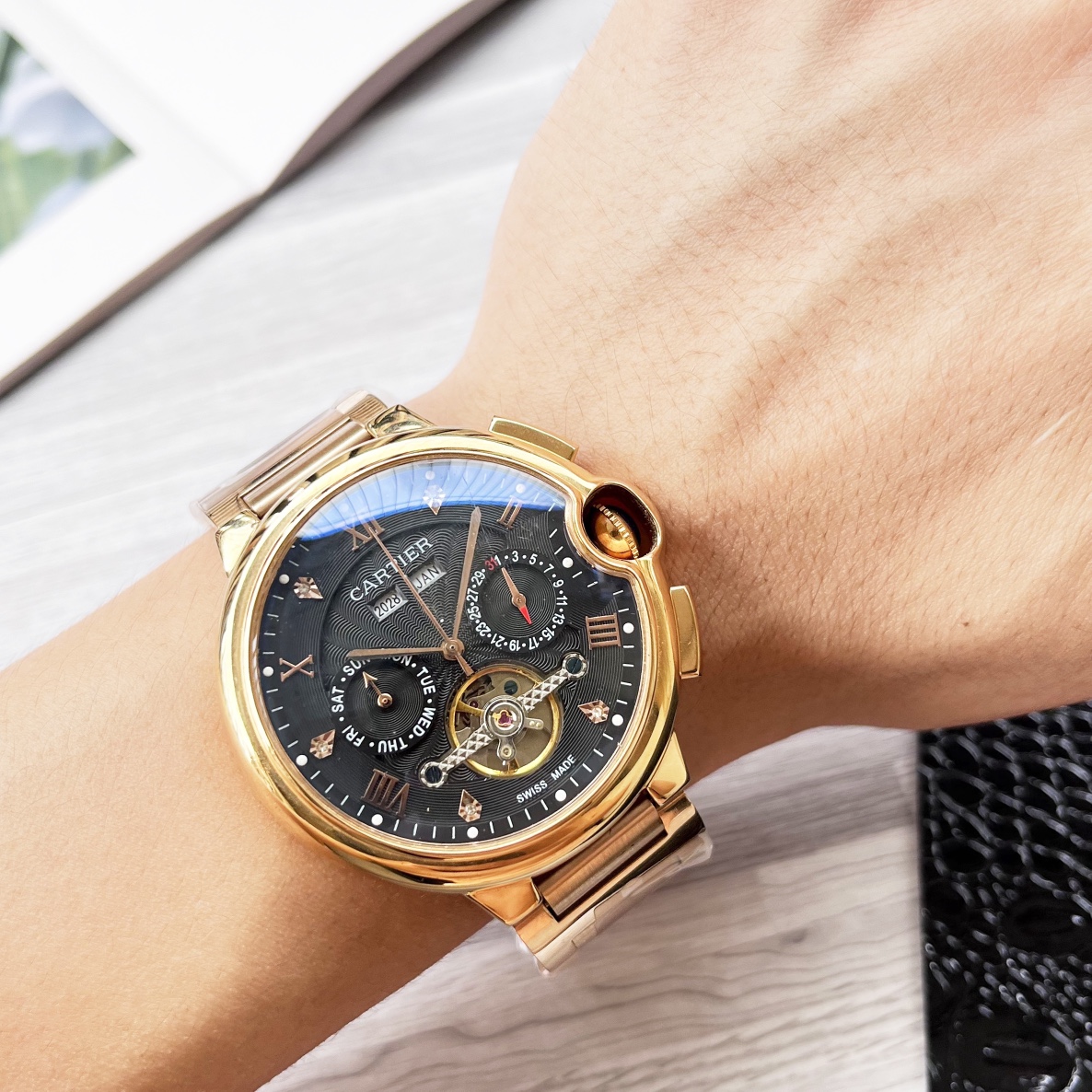 “Cartier White Twilight Gold Steel Balloon Series Watch Review”