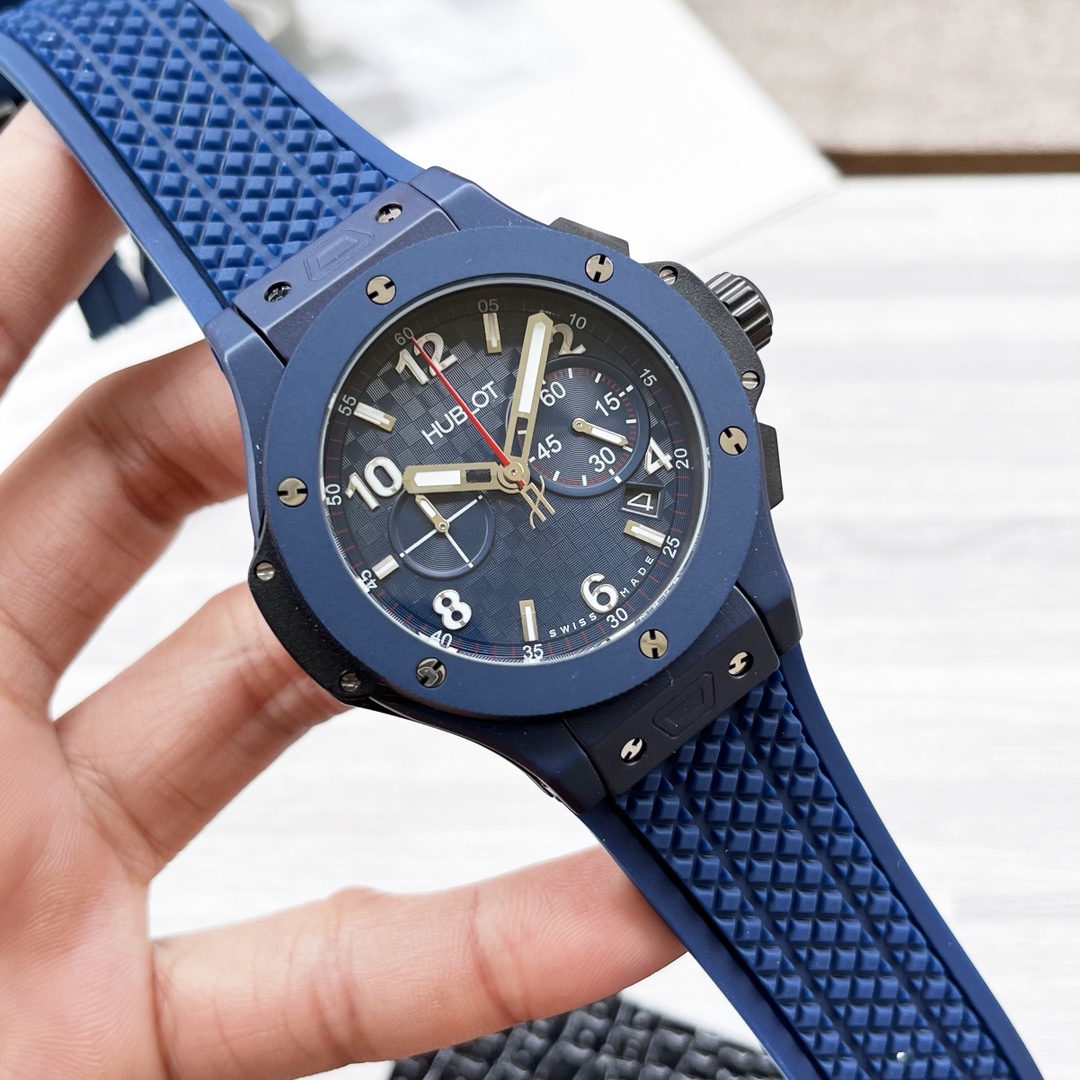 Luxury Men’s Watch with Carbon Fiber Body, Gold Accents, and High-End Features: BIG BANG Series. - 图片 7