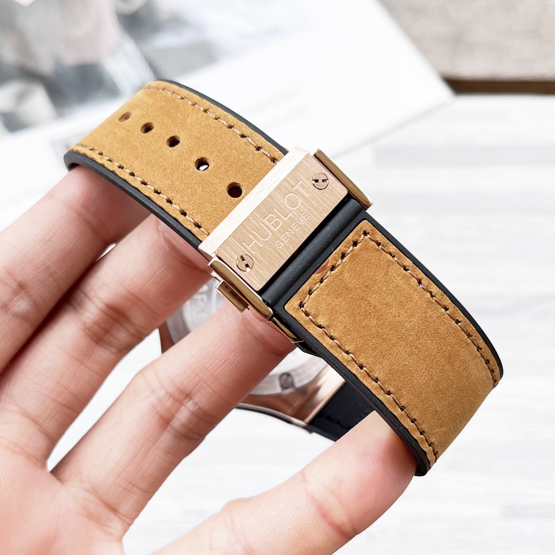 Luxury BIG BANG Series Watch Blanche 1035 Gold 1081 Overview - 图片 8