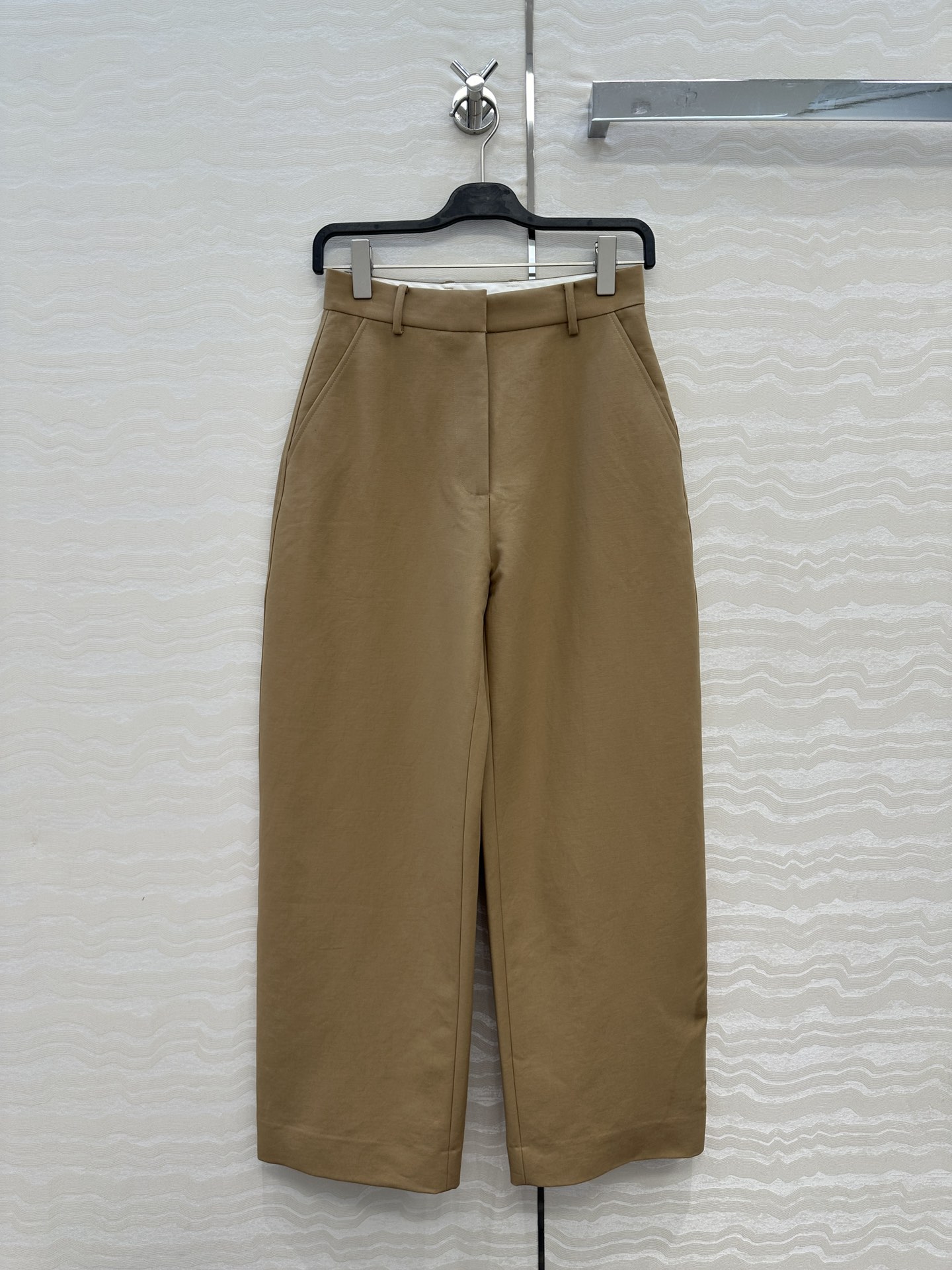 High-Waisted Wide Leg Trousers - Stylish and Comfortable for Any Occasion